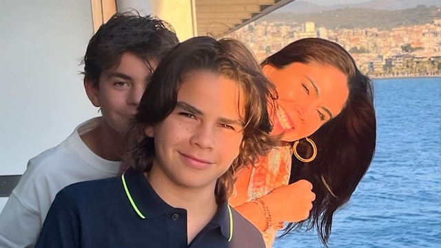 Paola Rojas y sus hijos