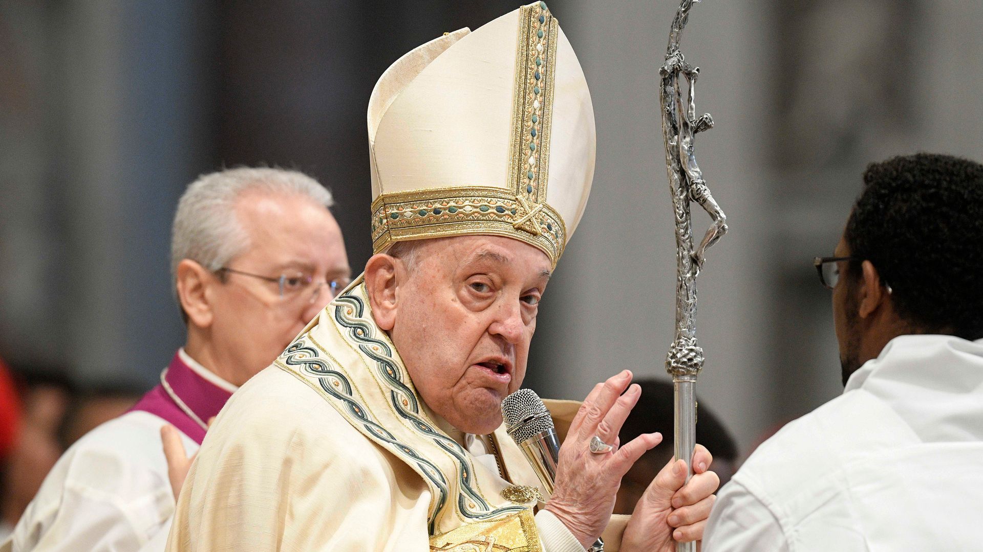 El papa Francisco sorprende enviando un audio durante su ingreso hospitalario