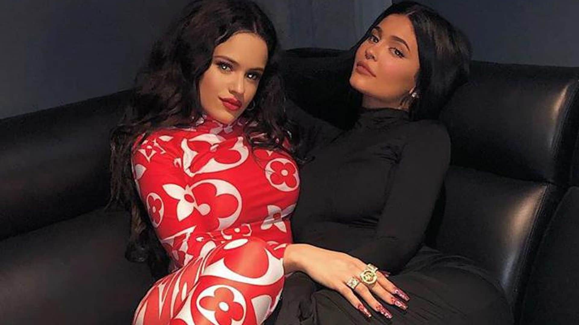 Kylie Jenner y Rosalía sellan su amistad con un 'anillo de compromiso'