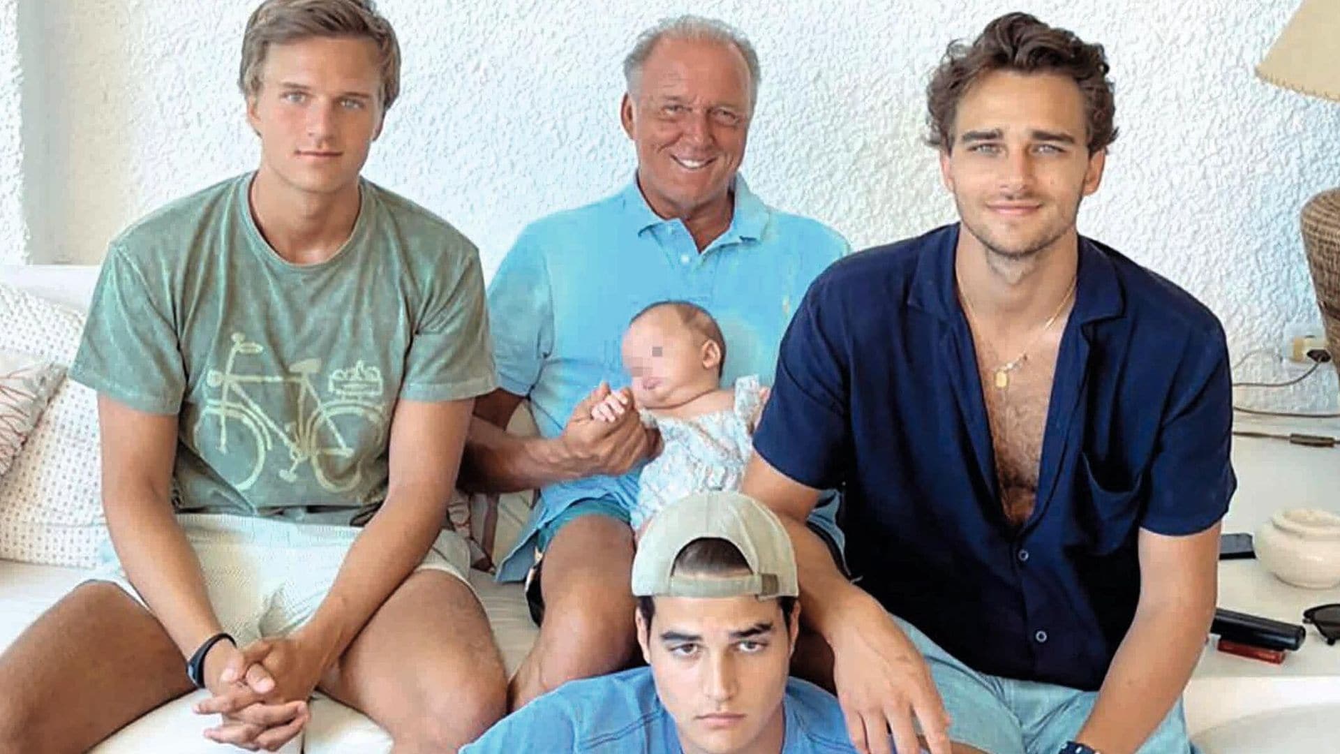 El primer ‘posado familiar’ de Marco, hijo de Pepe Barroso y Gara Arias