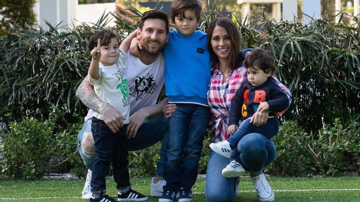 El hijo de Leo Messi demuestra su talento para el circo | ¡HOLA!