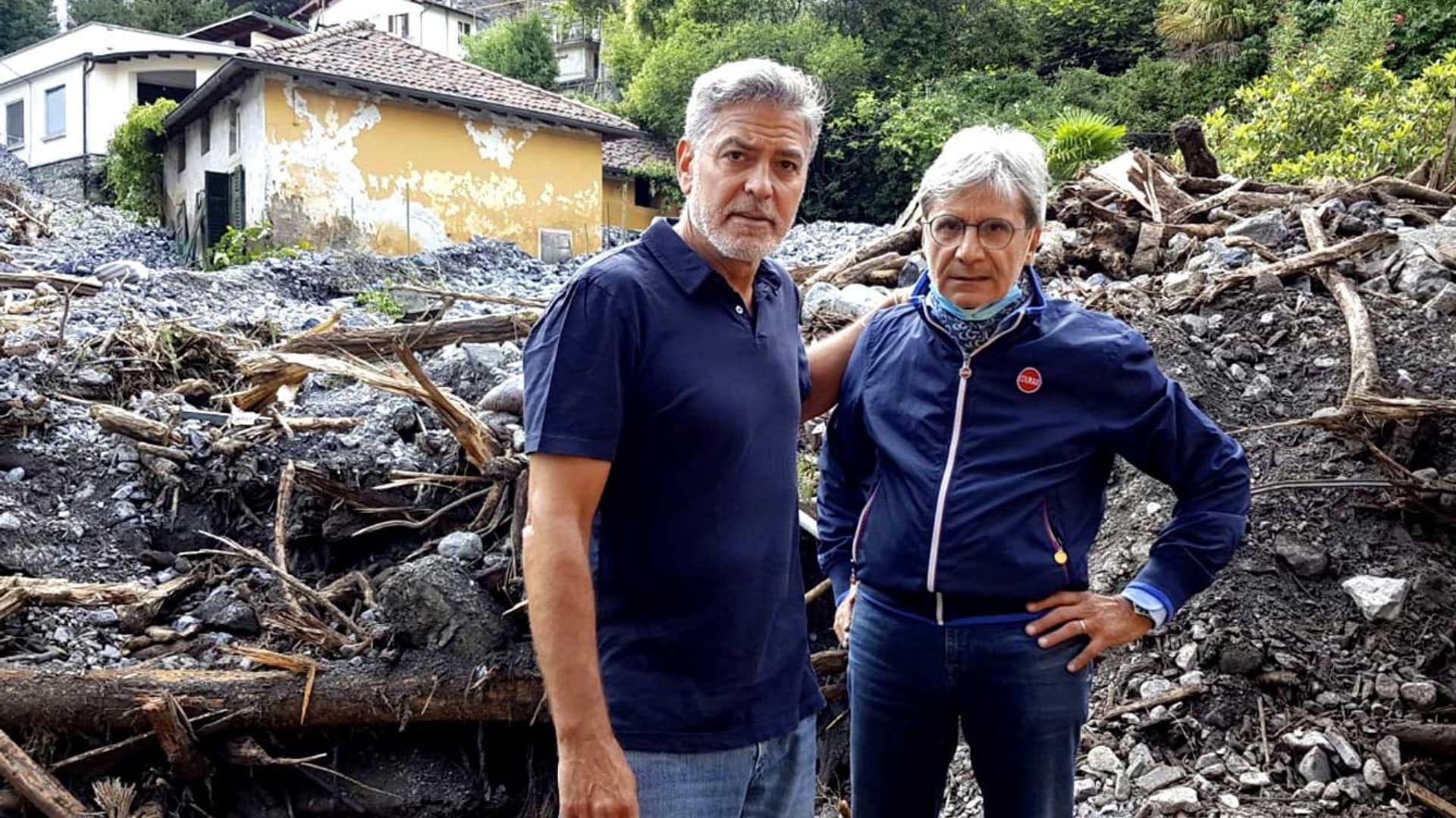 George Clooney recorre los lugares afectados por las desastrosas inundaciones en el Lago Como y ayuda a las víctimas