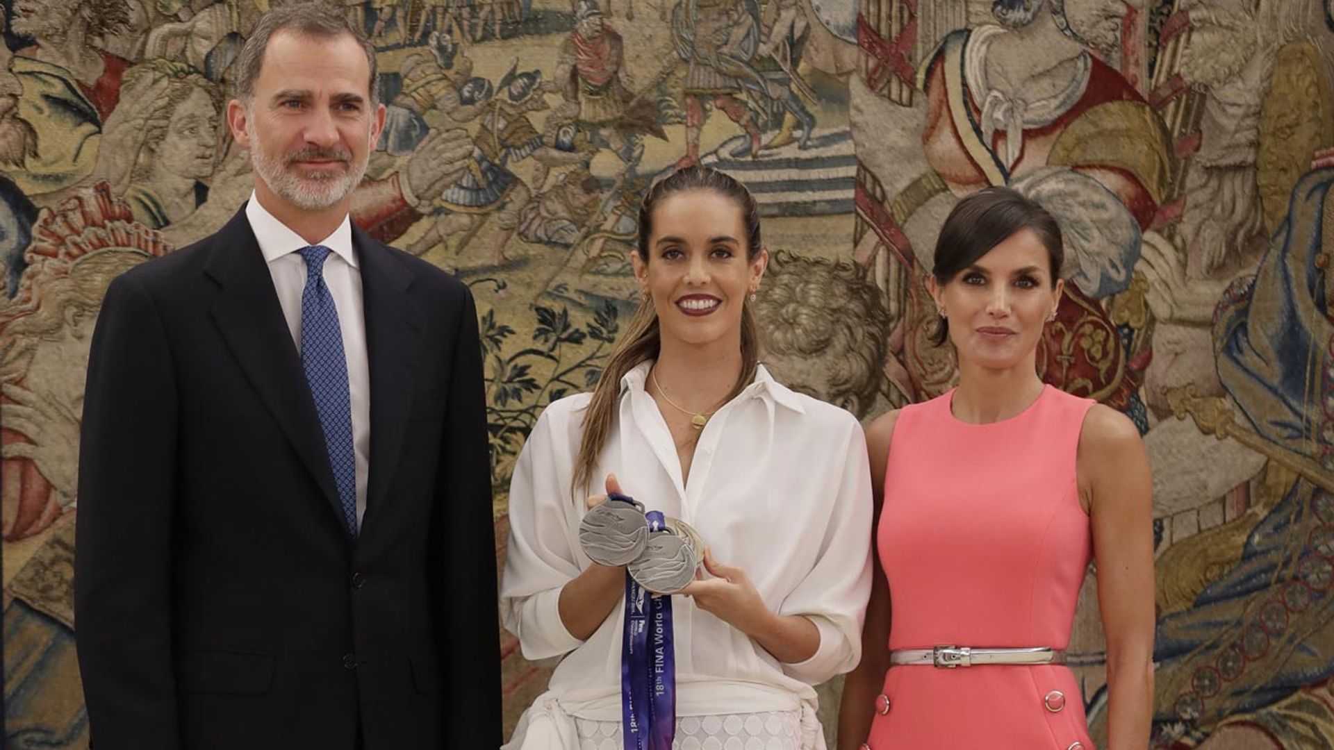 El cariñoso recibimiento de los Reyes a la nadadora Ona Carbonell