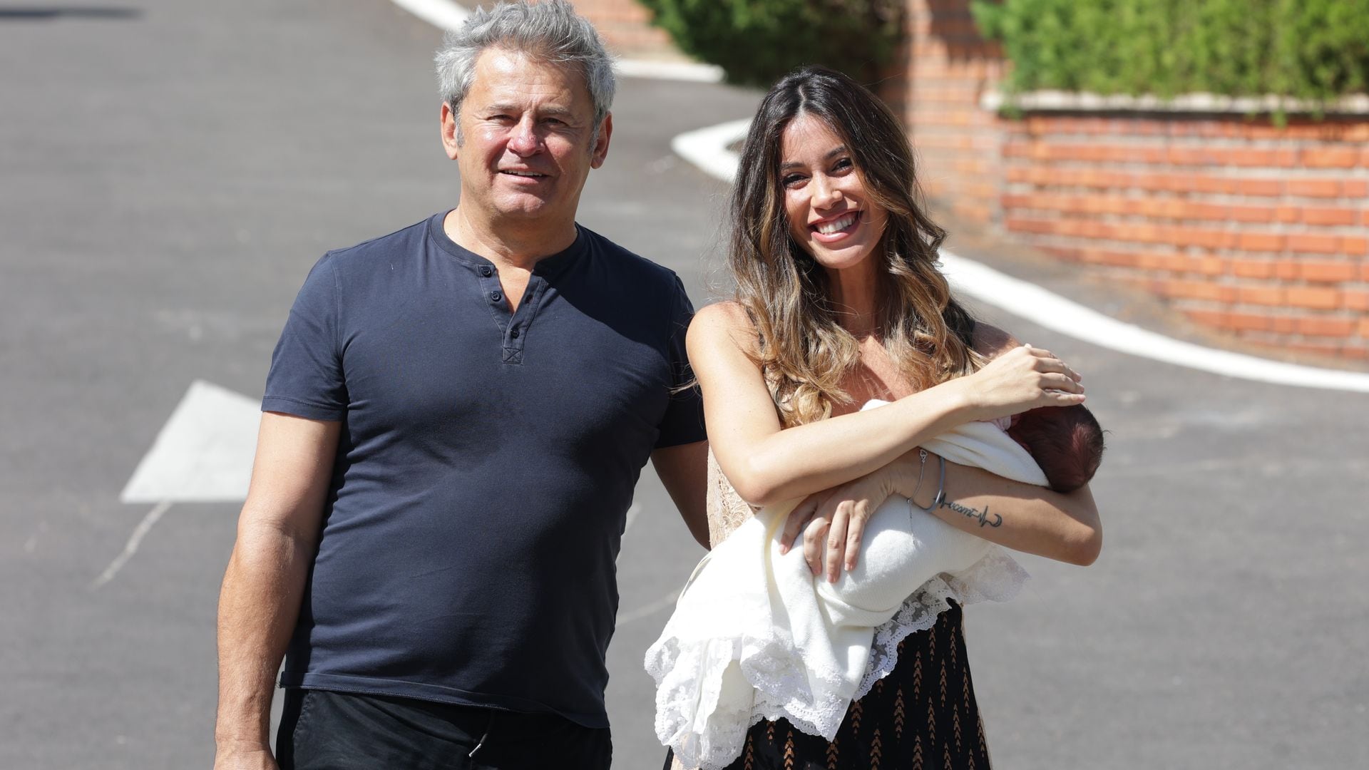 Miki Nadal presenta a Ángela, su segunda hija junto a Helena Aldea