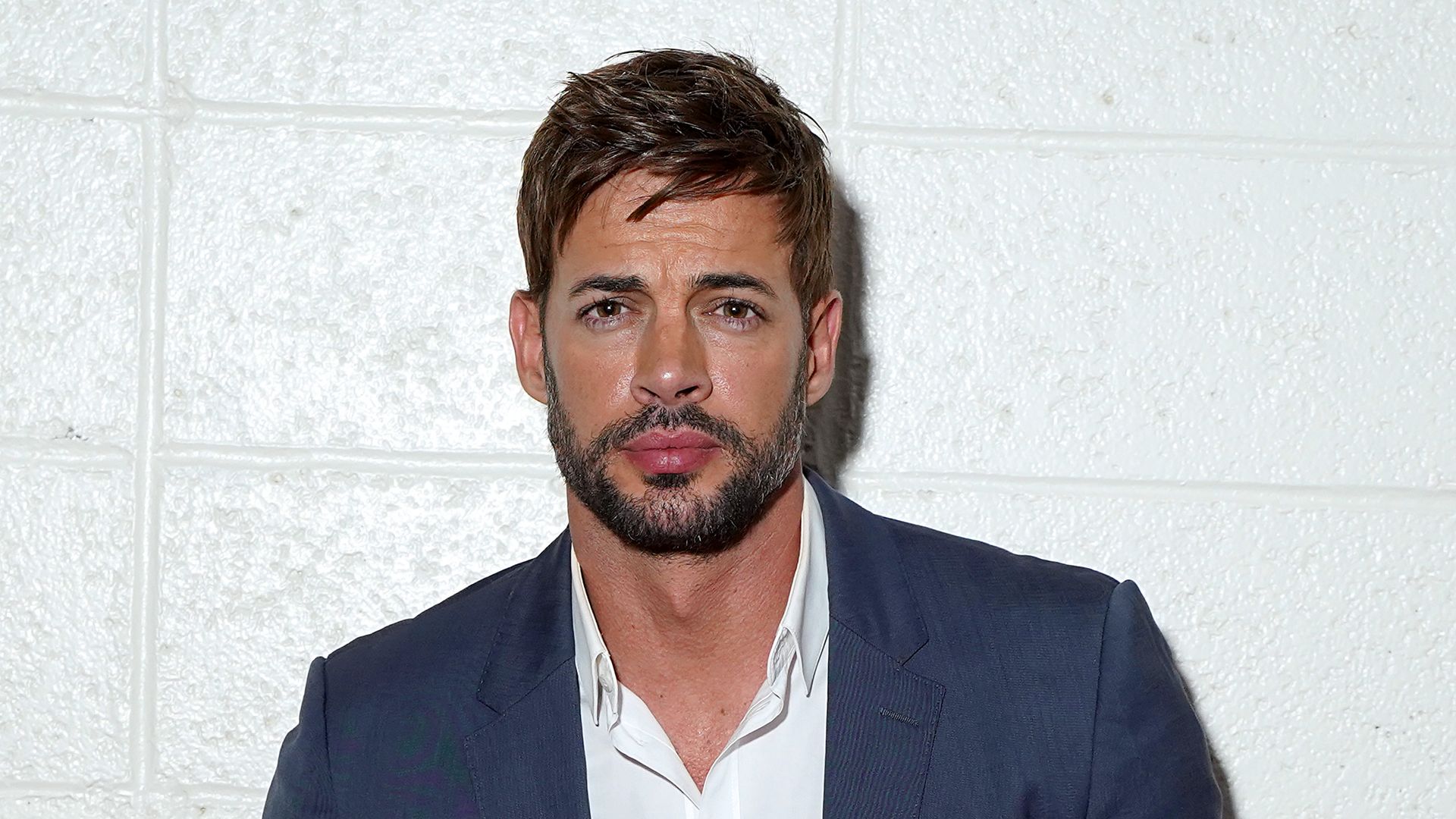 William Levy lanza fuerte indirecta que estaría dirigida a Elizabeth Gutiérrez