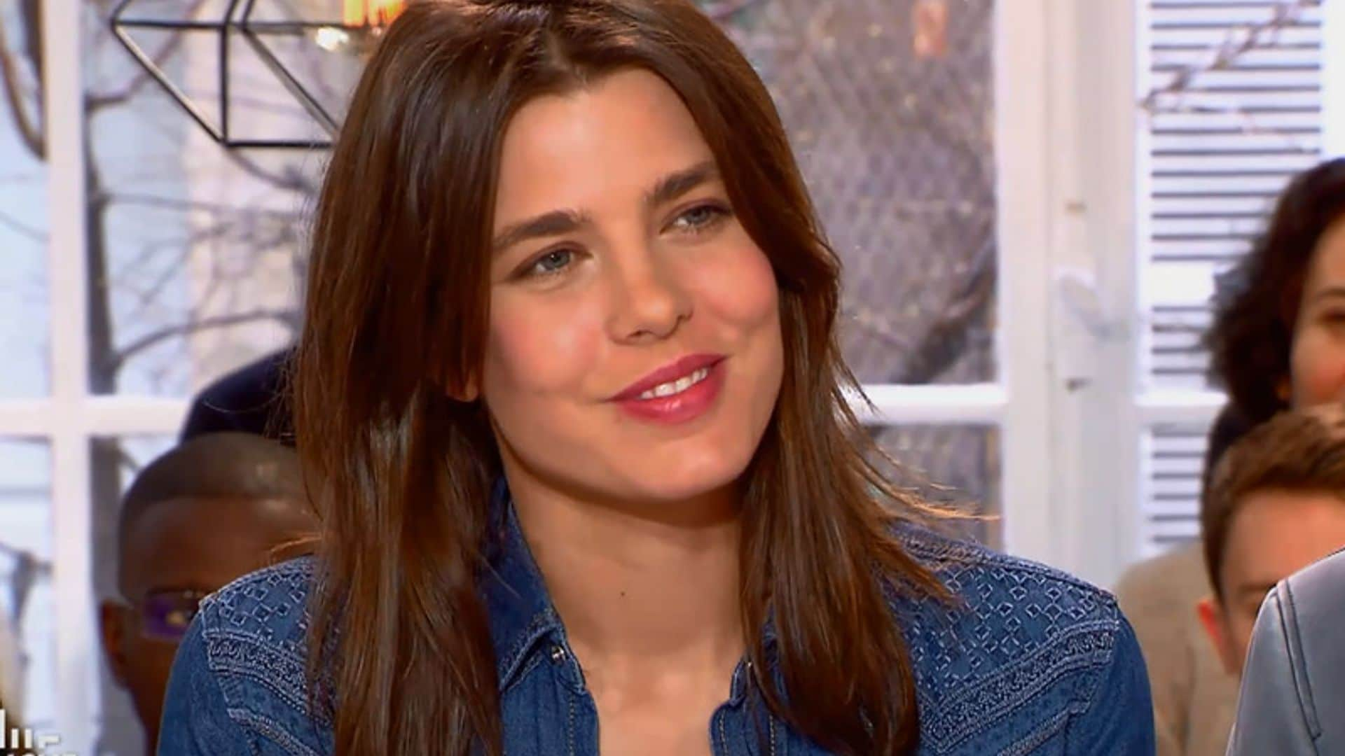 ¡En televisión y hablando de amor! Carlota Casiraghi reaparece tras conocerse que se va a casar