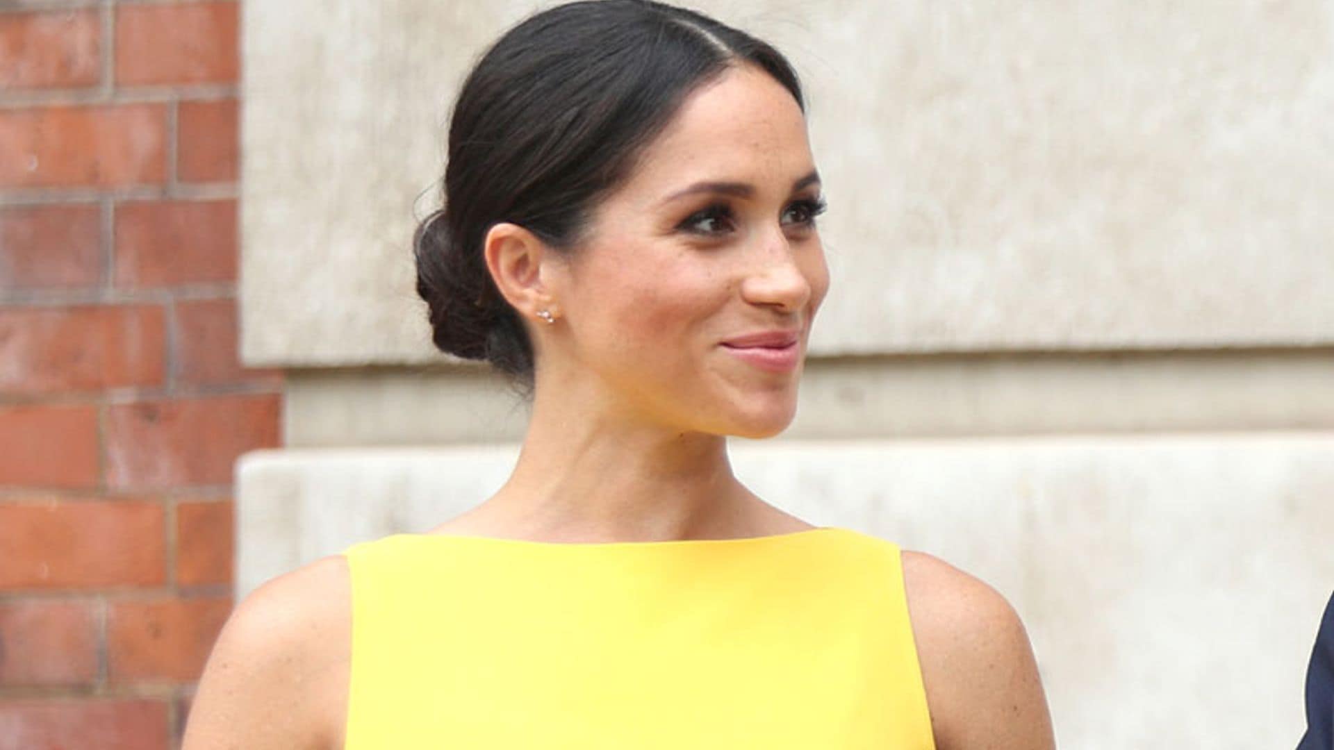 Meghan Markle arriesga: las revelaciones de su look de verano en su última aparición