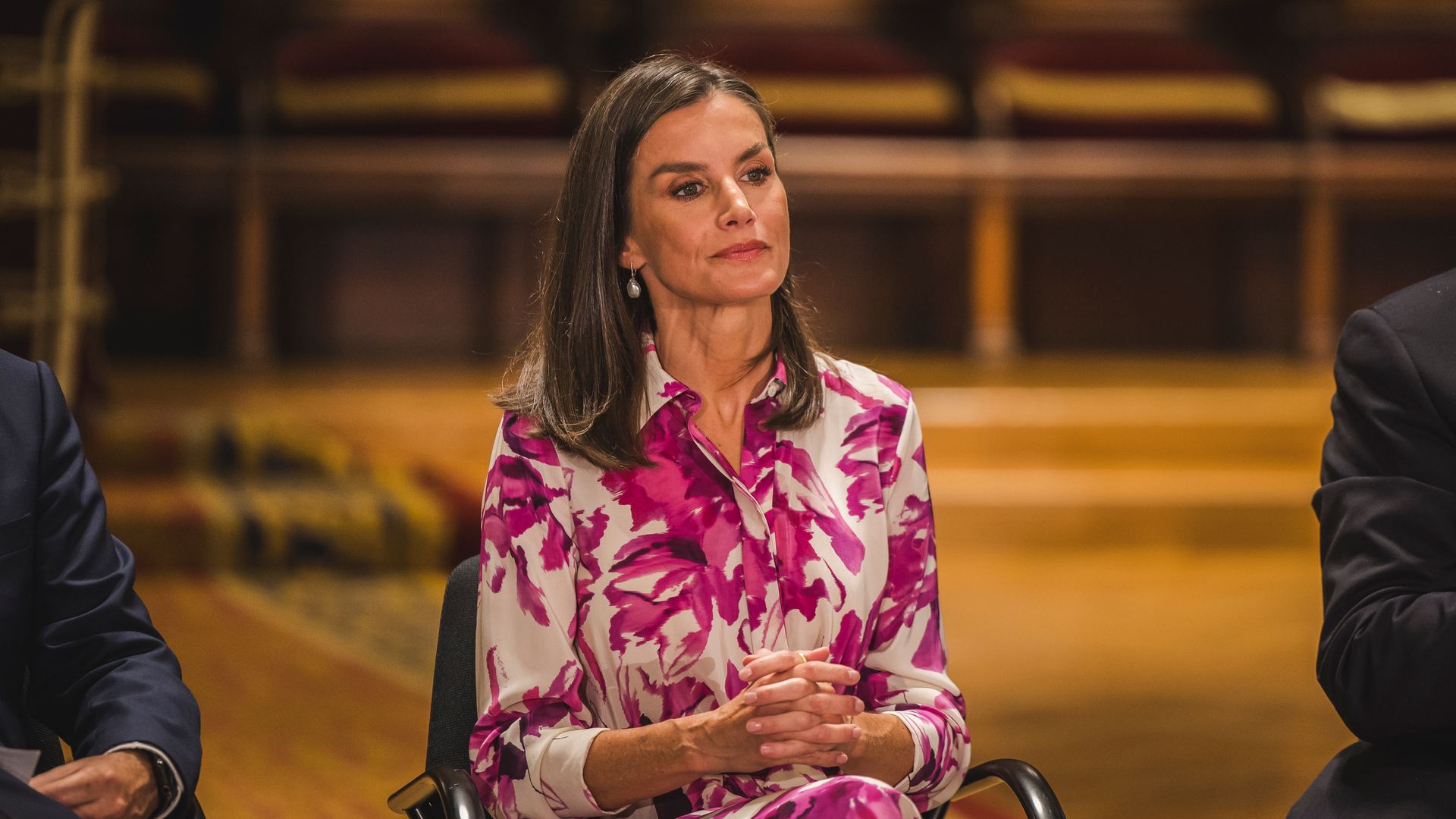 La reina Letizia de España en una reunión con directivos del Instituto Cervantes en Barcelona 