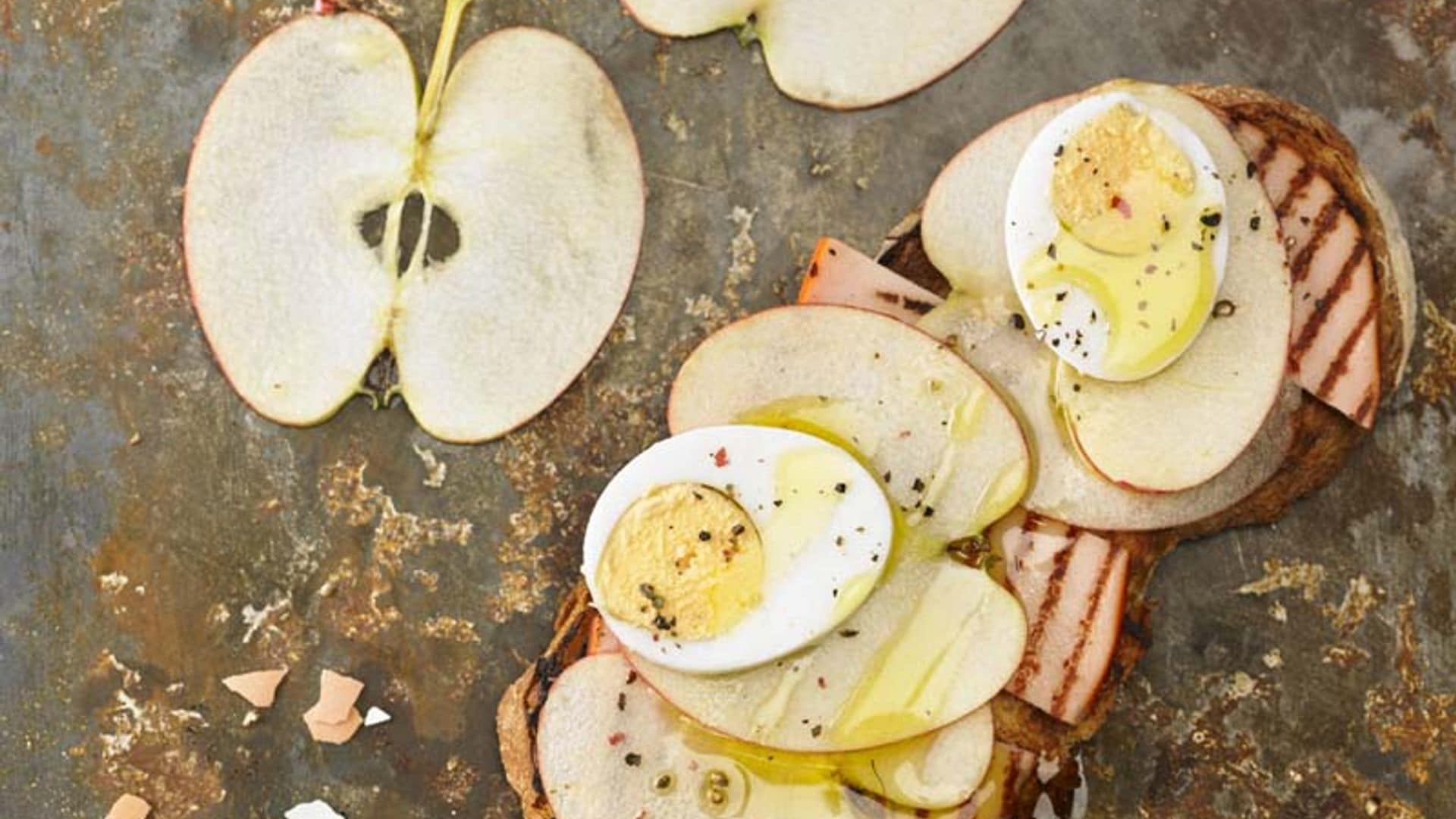 Tostas de pavo a la plancha con manzana