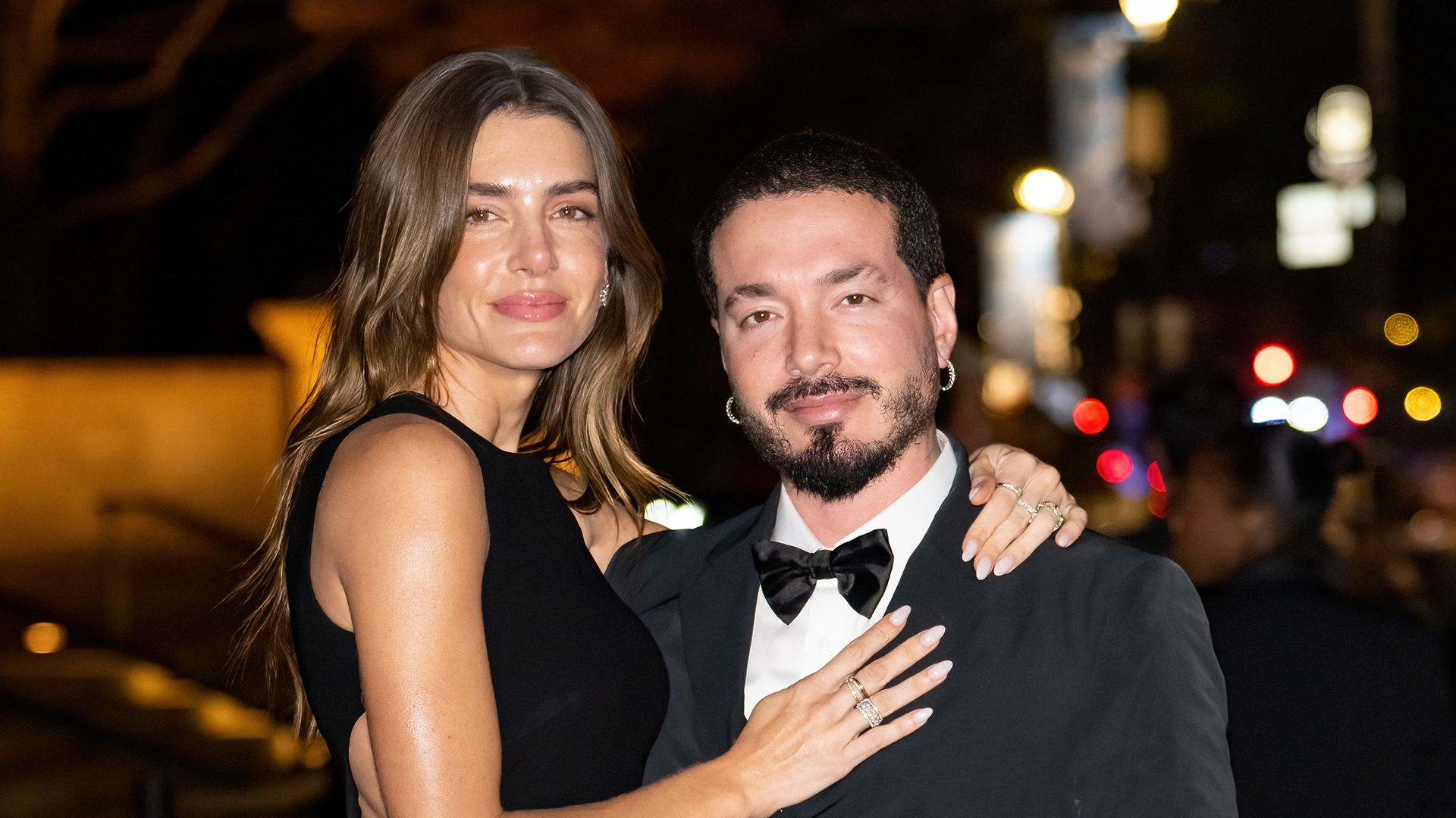 La romántica sorpresa de J Balvin a Valentina Ferrer en su concierto en París