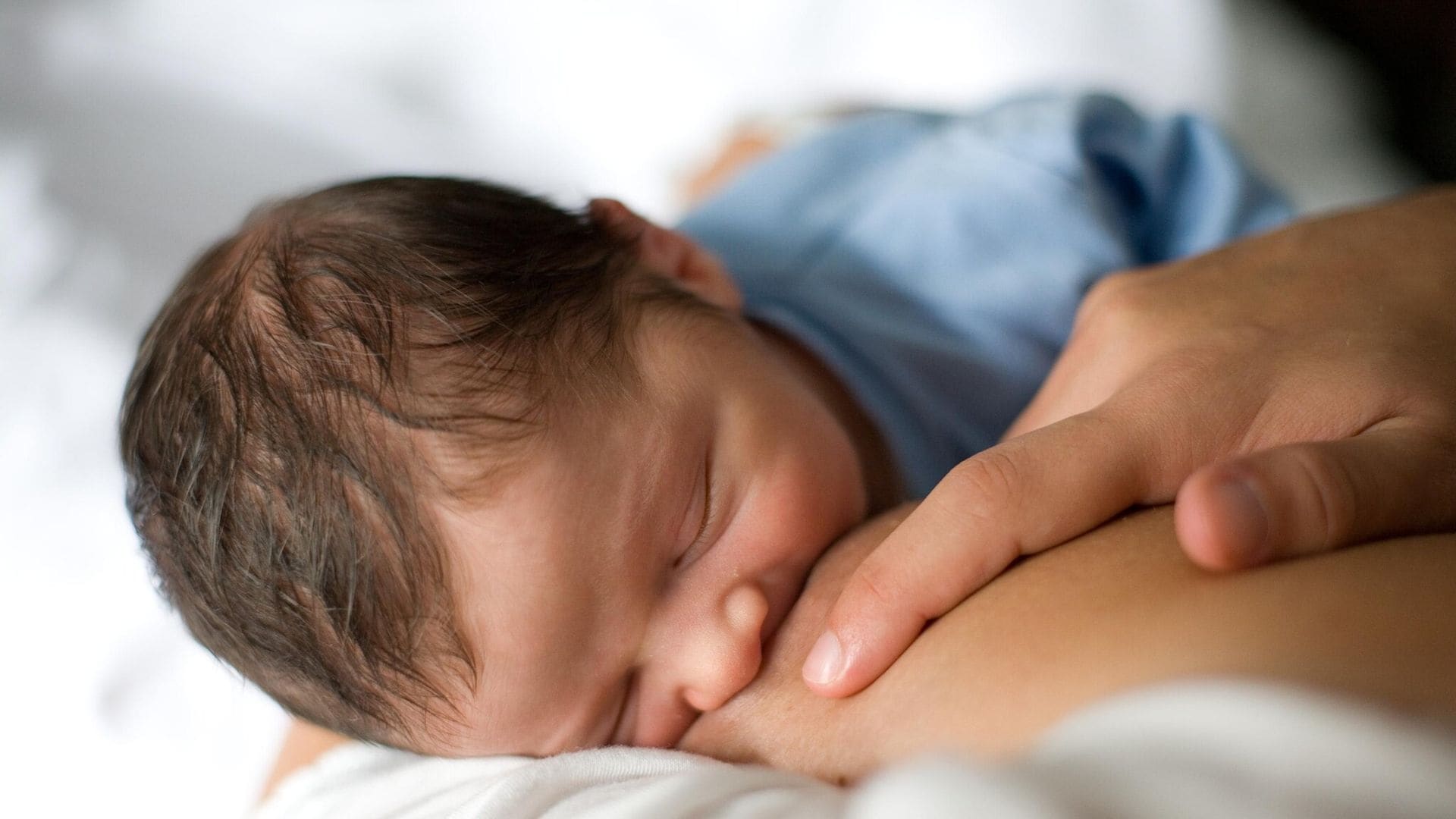 Así es cómo la leche materna refuerza el sistema inmunológico del bebé