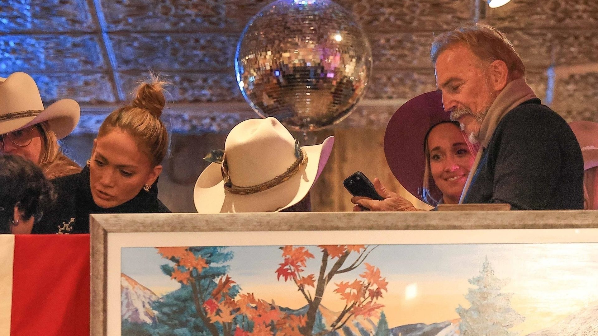 Jennifer Lopez y Kevin Costner en Aspen