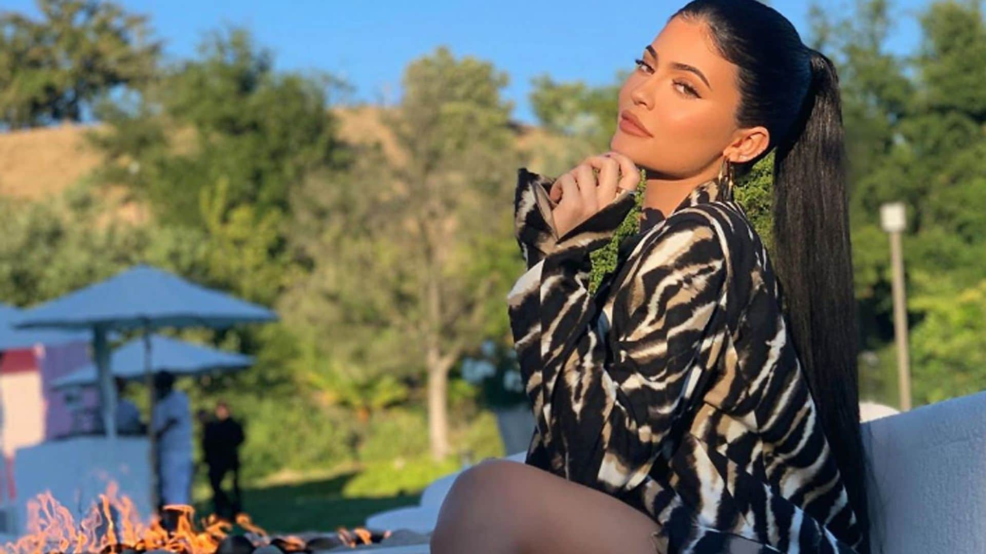 ¿Se ha inspirado en su hermana Kim? Kylie Jenner se despide de sus extensiones y estrena look