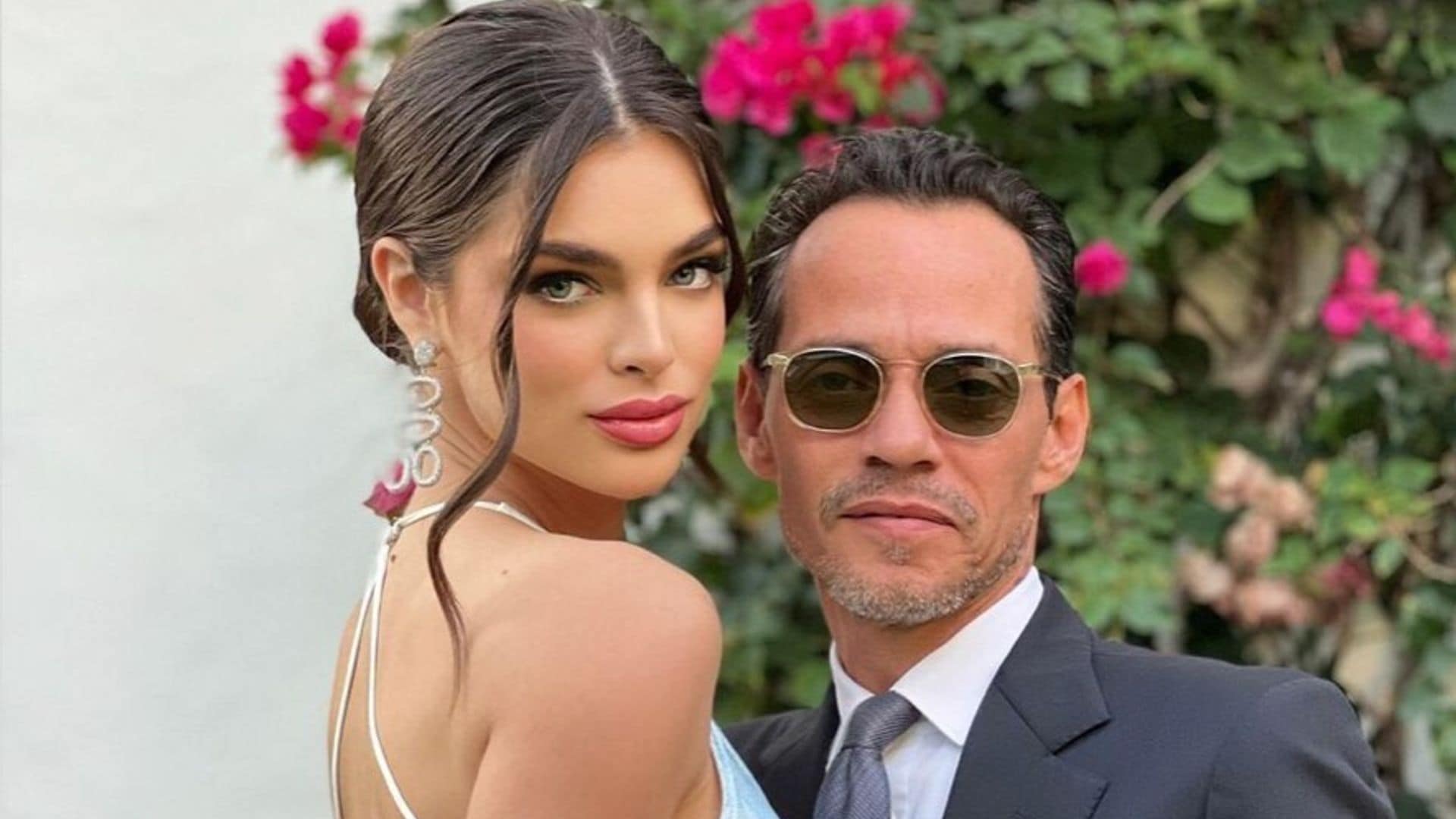 Marc Anthony viaja a República Dominicana con su novia, ¡y los acompaña la madre de ella!