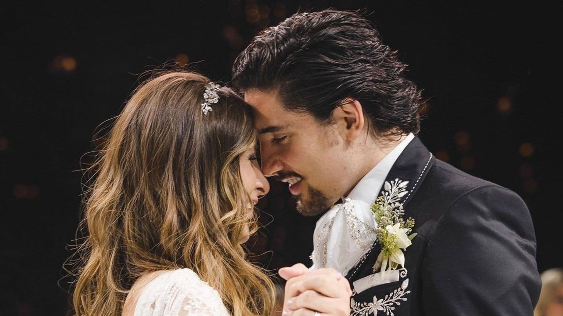 En el rancho de su abuelo, Alex Fernández celebra su segundo aniversario de bodas