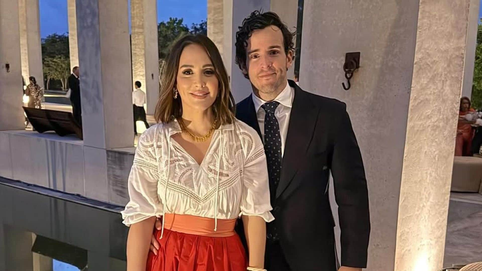 El original look de invitada de Tamara Falcó con el que sí podemos vestir de blanco en una boda