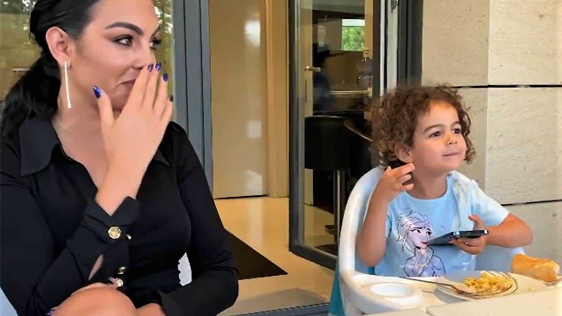 La emoción de Georgina Rodríguez al escuchar a su hija Alana Martina cantando el tema de 'Frozen'