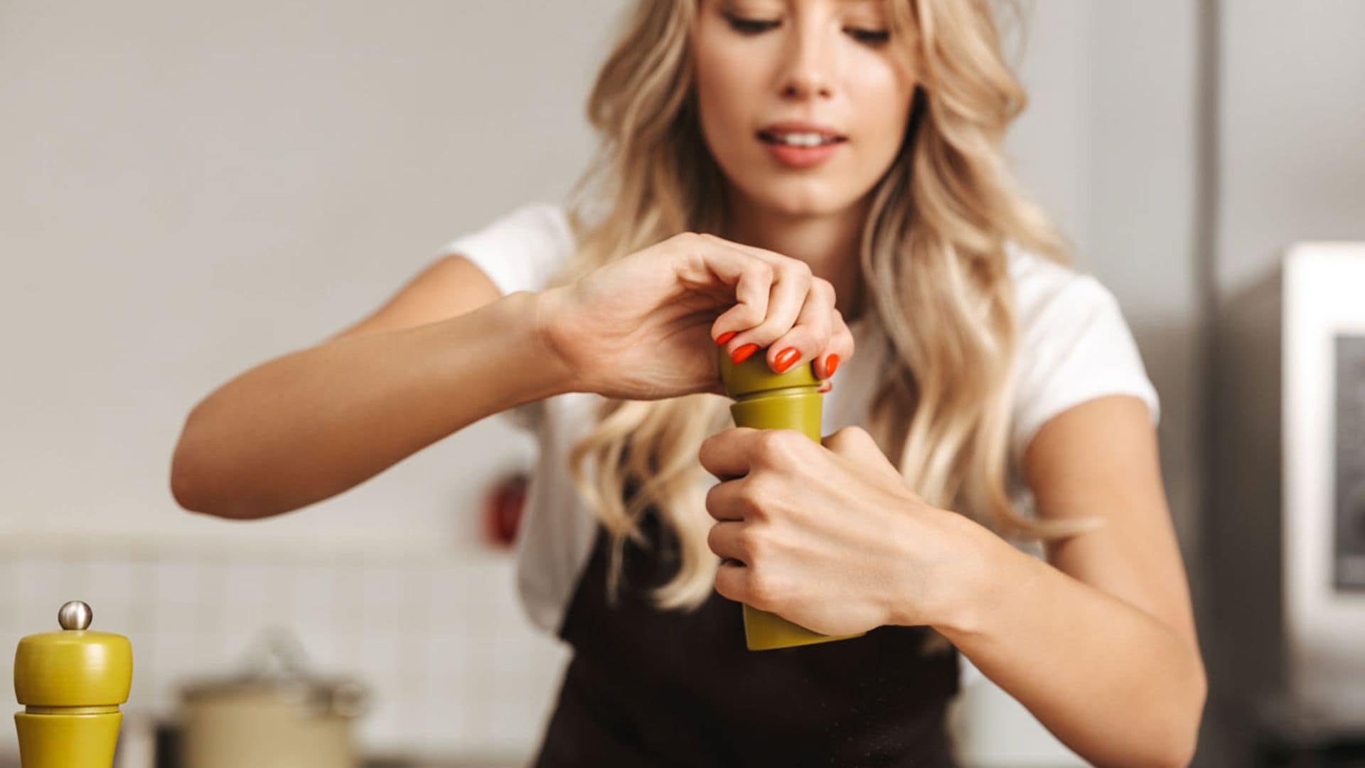 Infusiones y especias que te ayudan si tienes el vientre hinchado después de comer