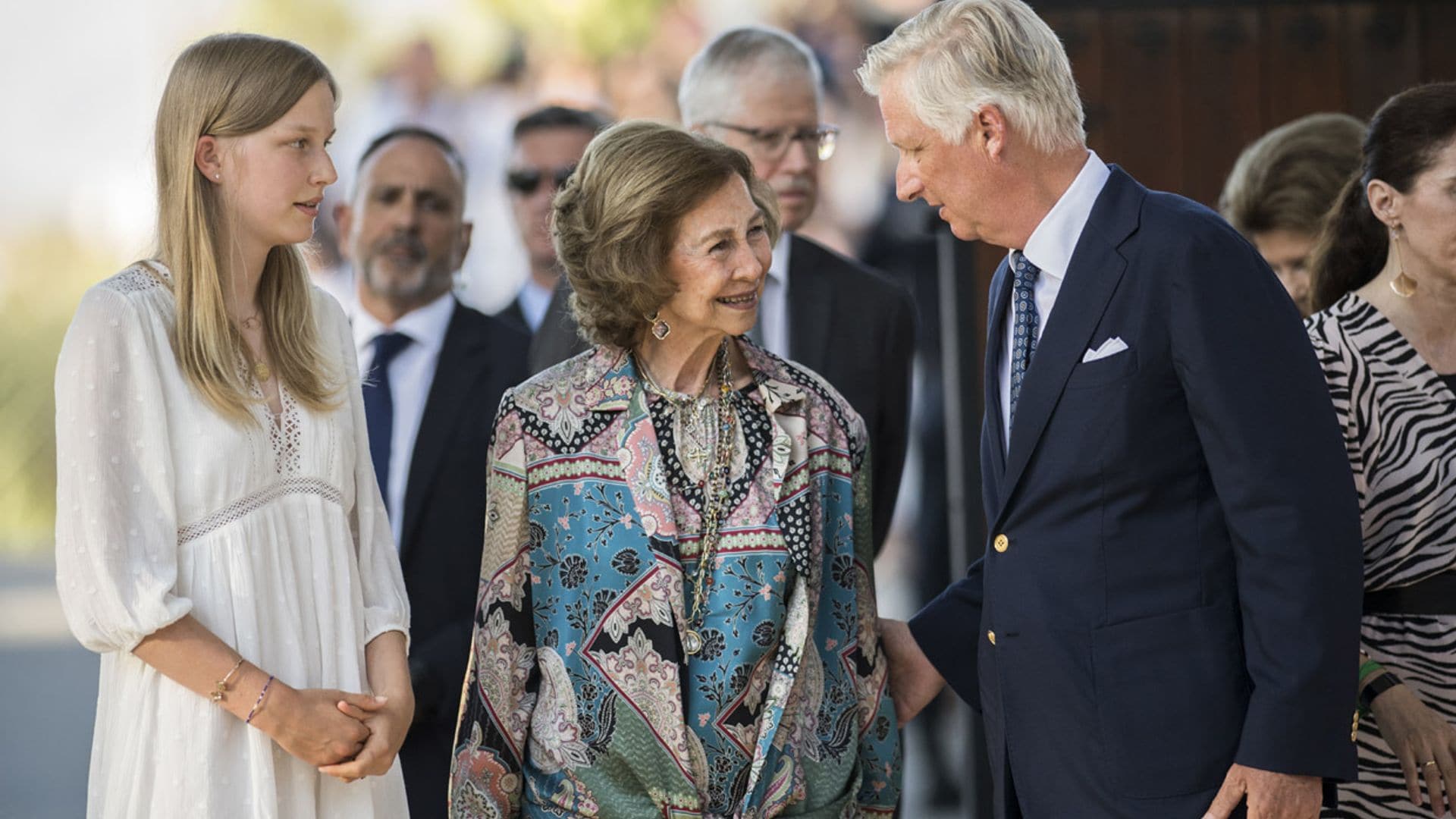 La reina Sofía se une a Felipe de Bélgica, acompañado de su hija Eleonore, en el homenaje al rey Balduino en Motril