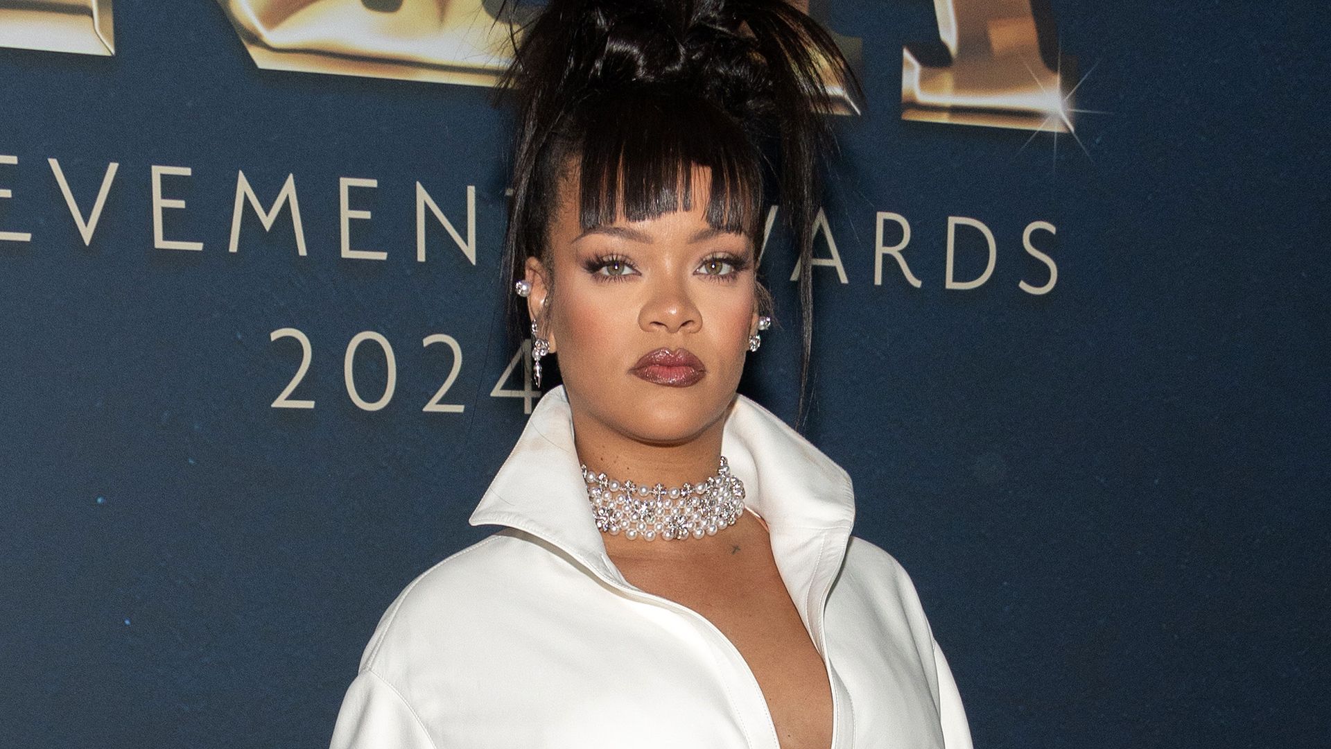 Rihanna confía en el calzado español para deslumbrar en Nueva York con un seductor vestido