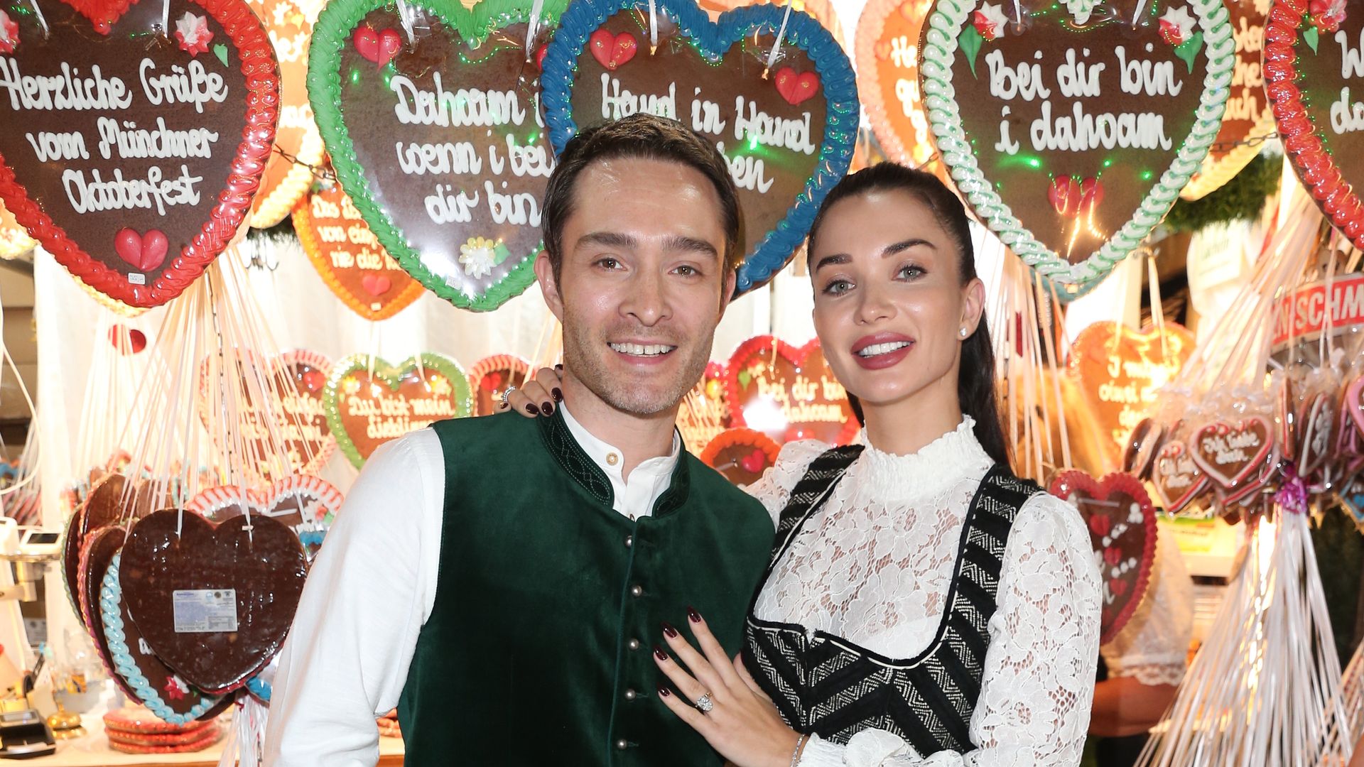 Así ha sido la divertida cita de Ed Westwick, 'Gossip Girl', y Amy Jackson en la oktoberfest de Munich