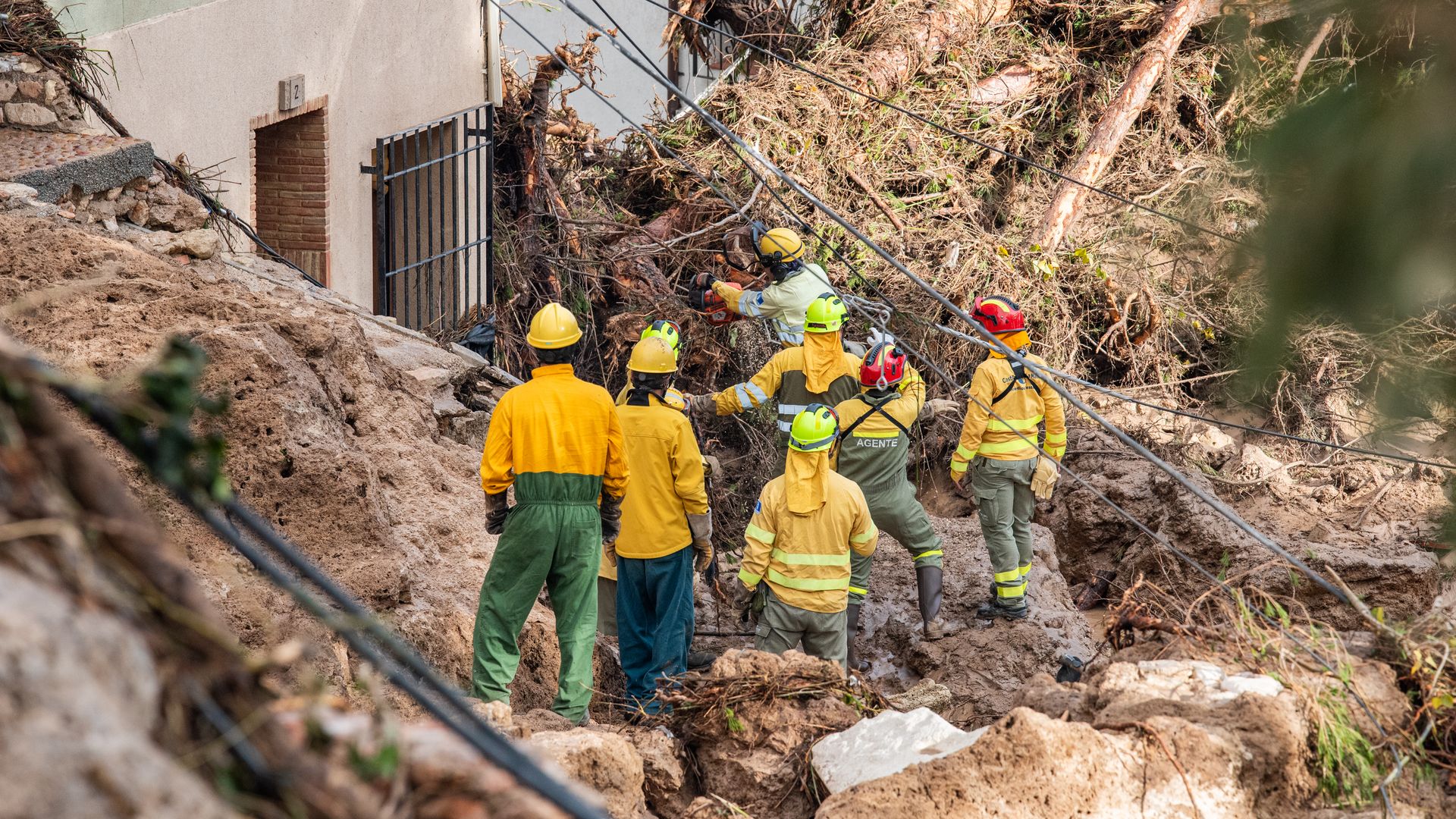 El heroico salvamento de una mujer en silla de ruedas en un pueblo de Valencia inundado