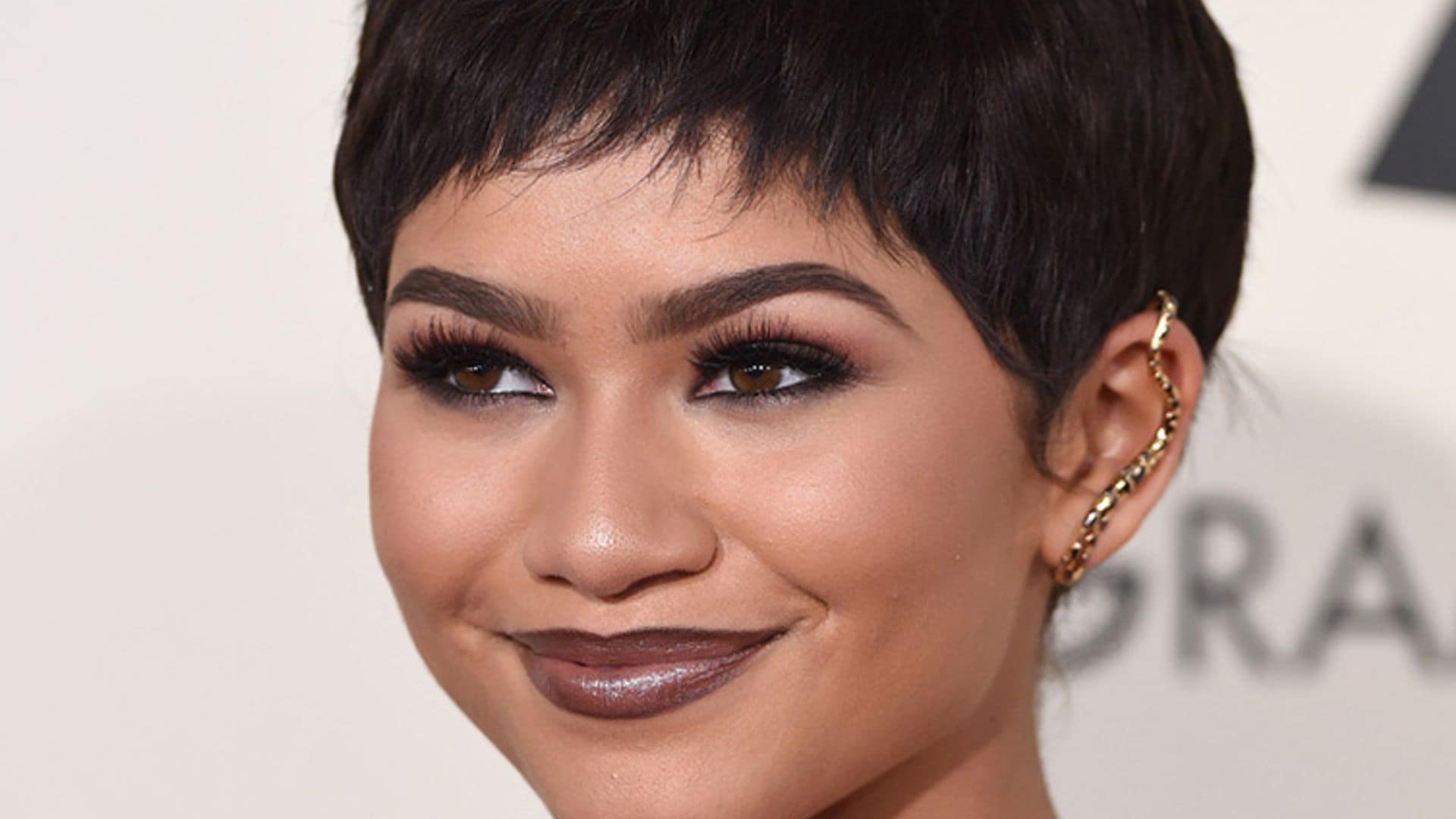 Zendaya apostó por el corte 'pixie', ¡un estilo que sigue triunfando temporada tras temporada!