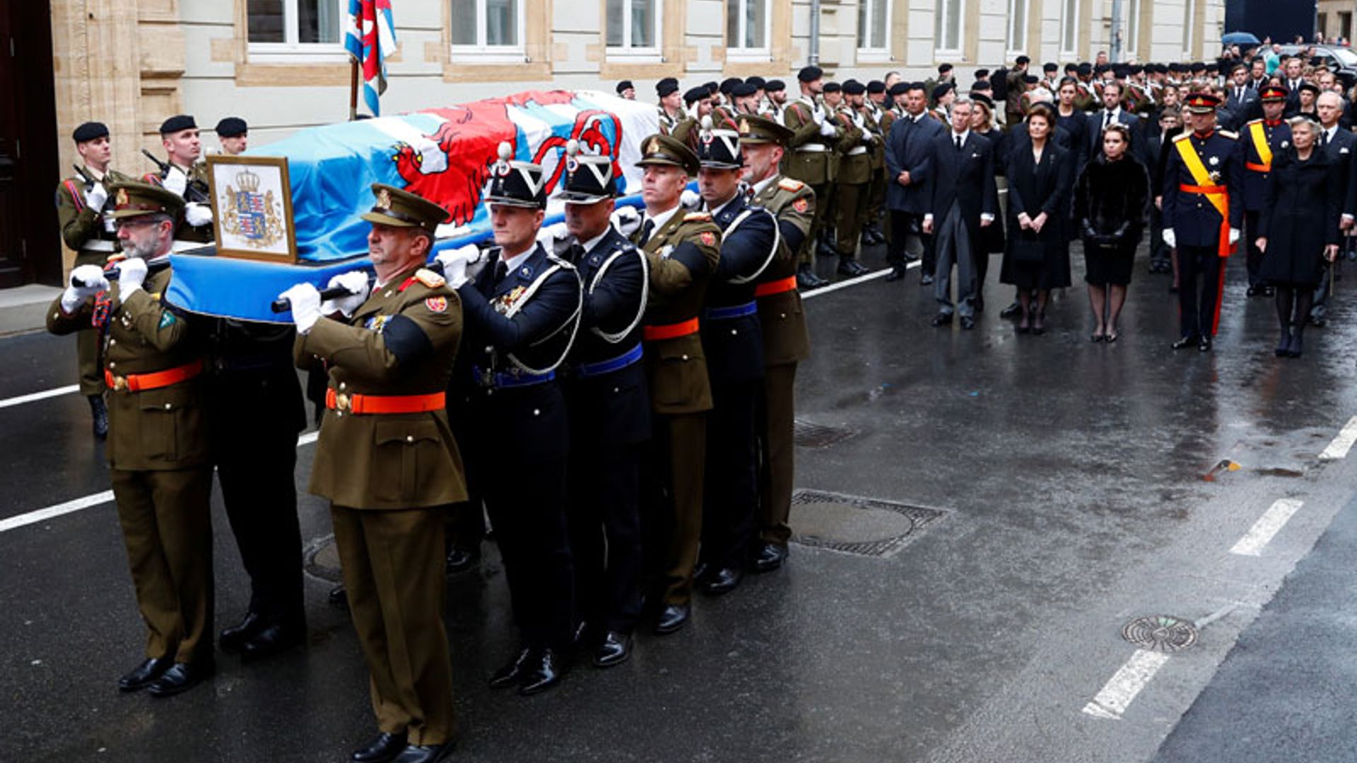 Los reyes Juan Carlos y Sofía asisten al funeral del Gran Duque Juan de Luxemburgo