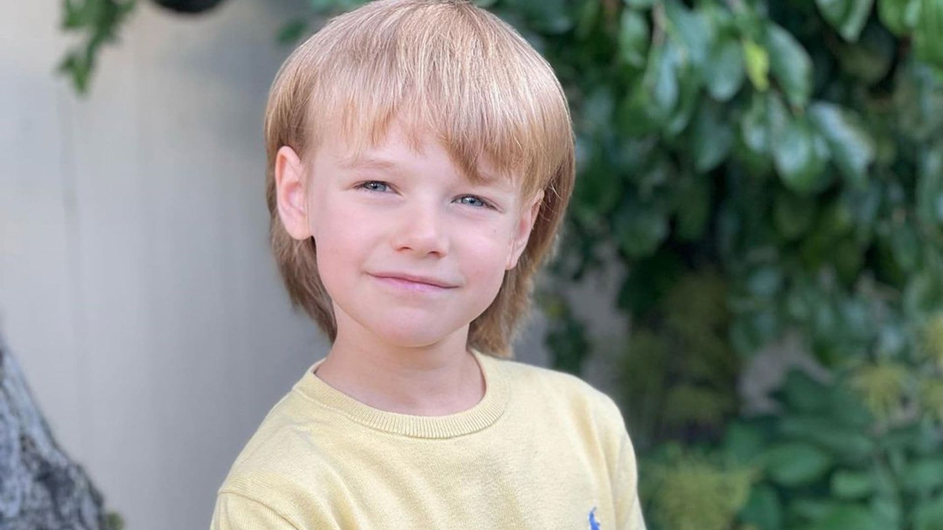 Gabriel de Suecia posa con una simpática sonrisa que recuerda a su madre por su sexto cumpleaños