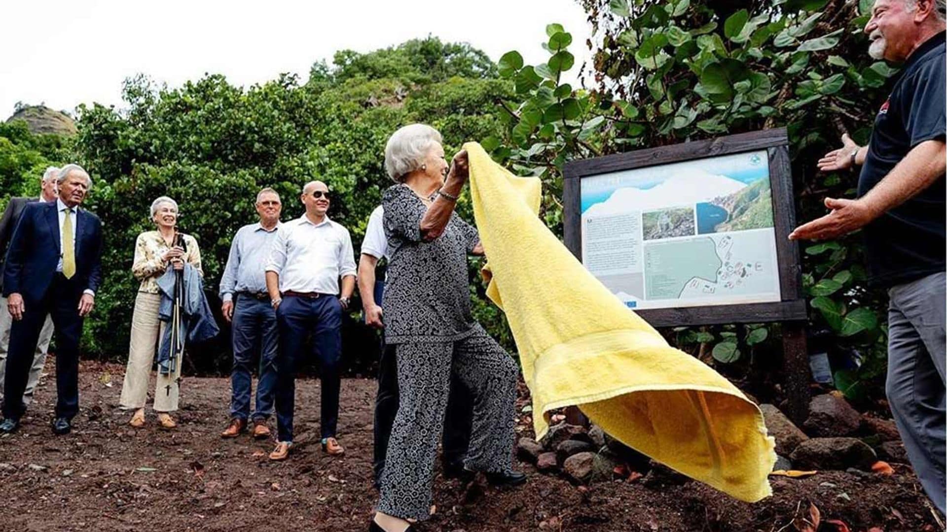 Beatriz de Holanda se apunta a la moda de los 'eco royals' en su viaje al Caribe