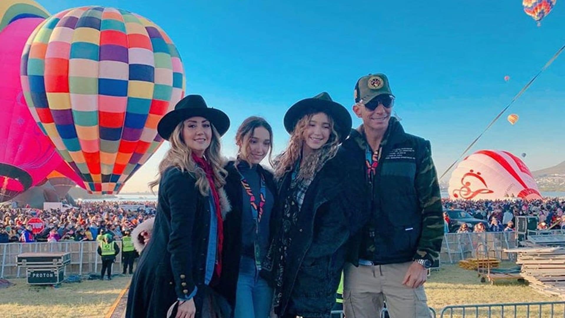 Andrea Legarreta y su familia cumplen uno de sus sueños en las alturas |  ¡HOLA!