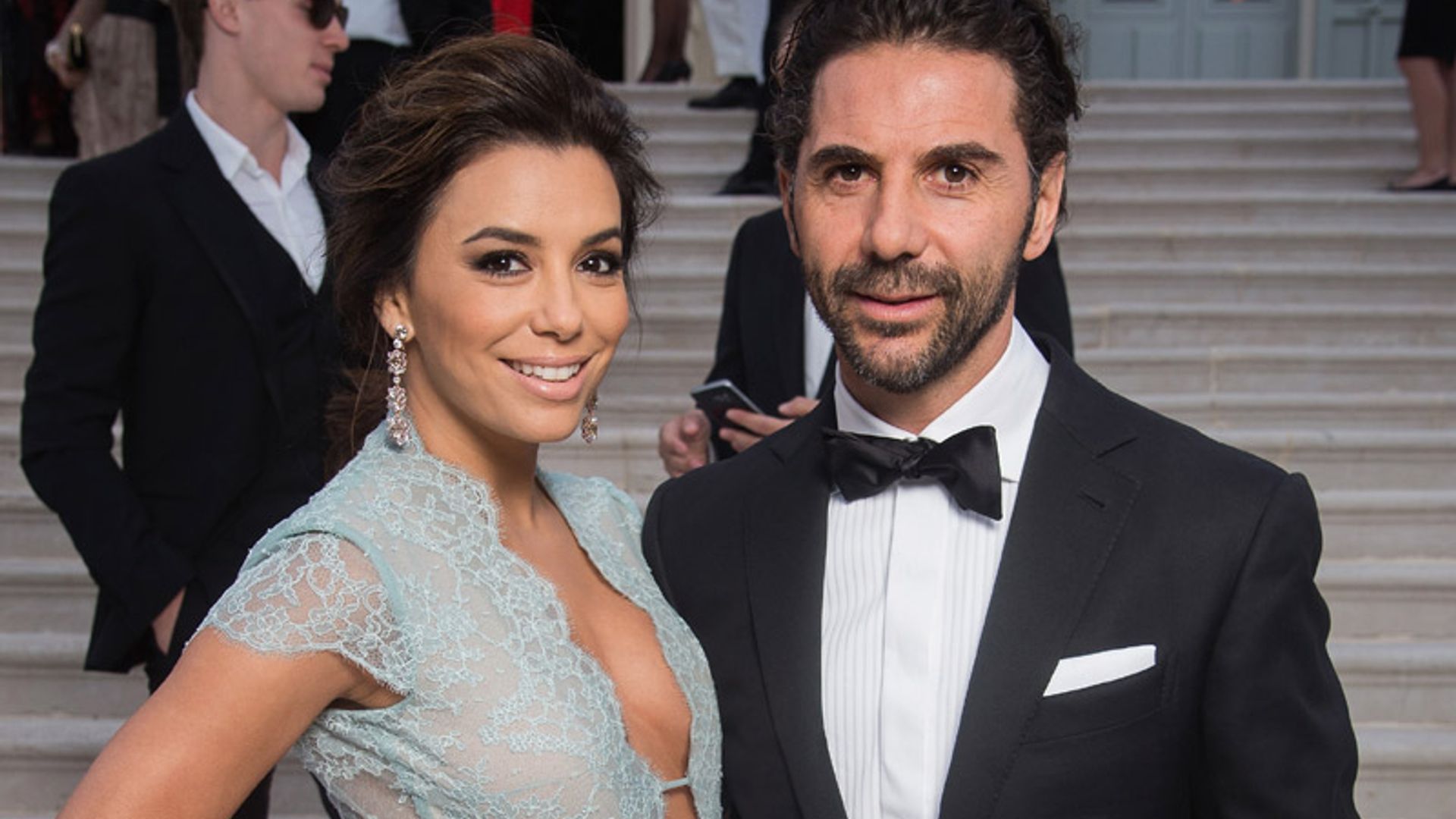 Tequila con su nombre, abanicos, su baile con Ricky Martin: los detalles que marcaron la diferencia en la boda de Eva Longoria en ¡HOLA!