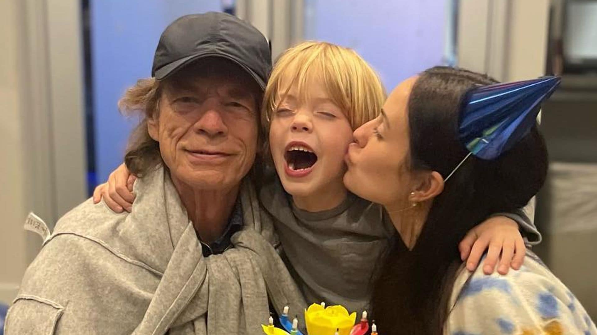 Mick Jagger con su novia Melanie y su hijo Deveraux.
