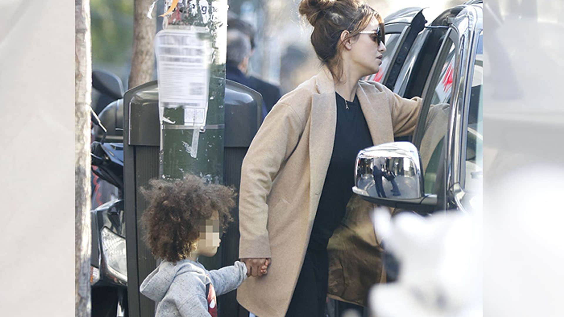 Mónica Cruz, inseparable de su pequeña Antonella