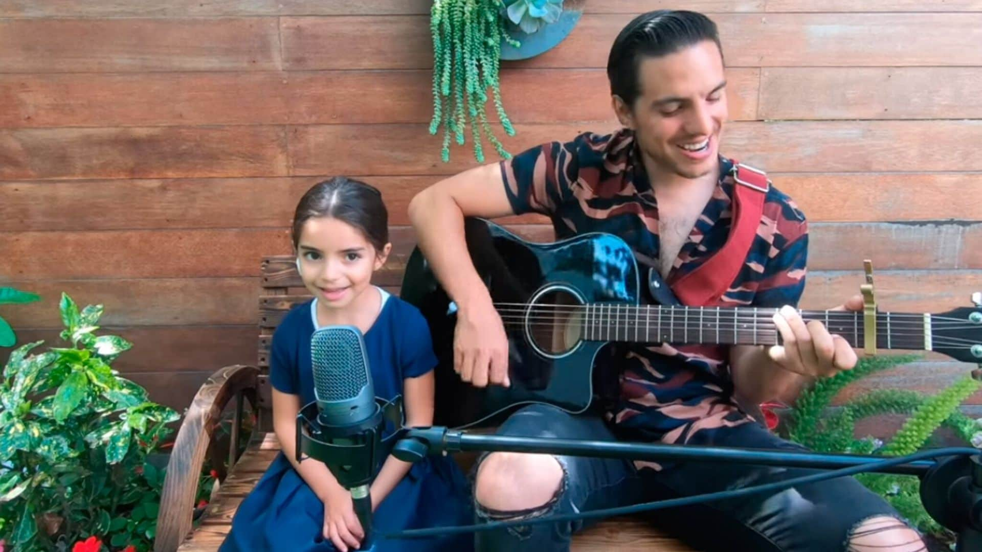 Aitana Derbez debuta como cantante junto a su hermano Vadhir