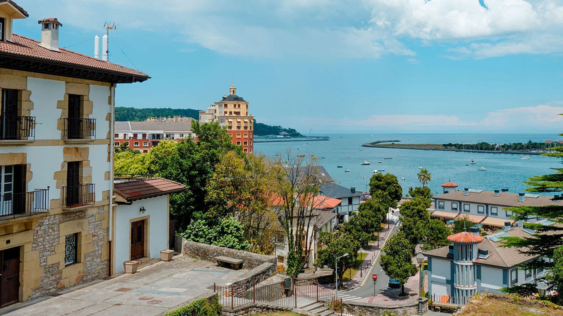 Hondarribia, naturaleza, playas y pintxos en la niña bonita de Guipúzcoa   