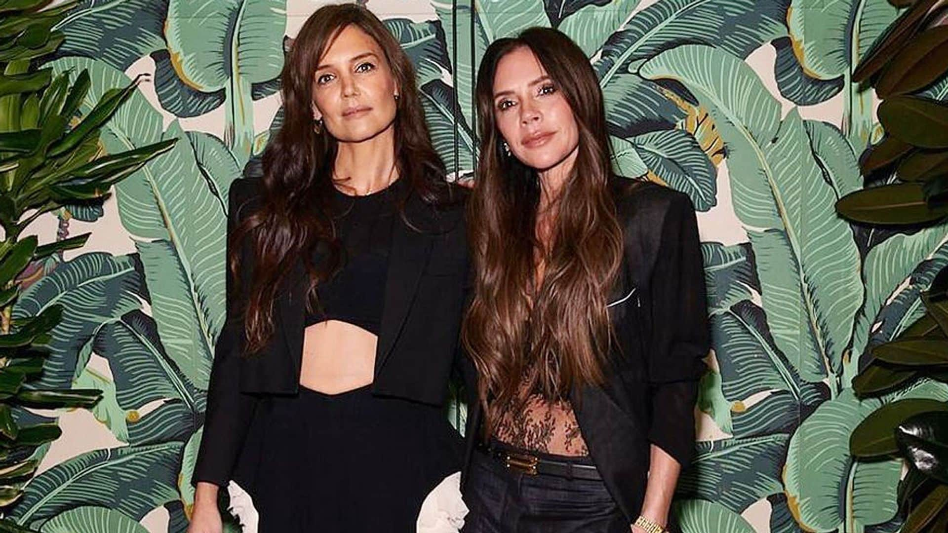 Victoria Beckham y Katie Holmes, el origen de una amistad que nació gracias a Tom Cruise y se mantiene 20 años después