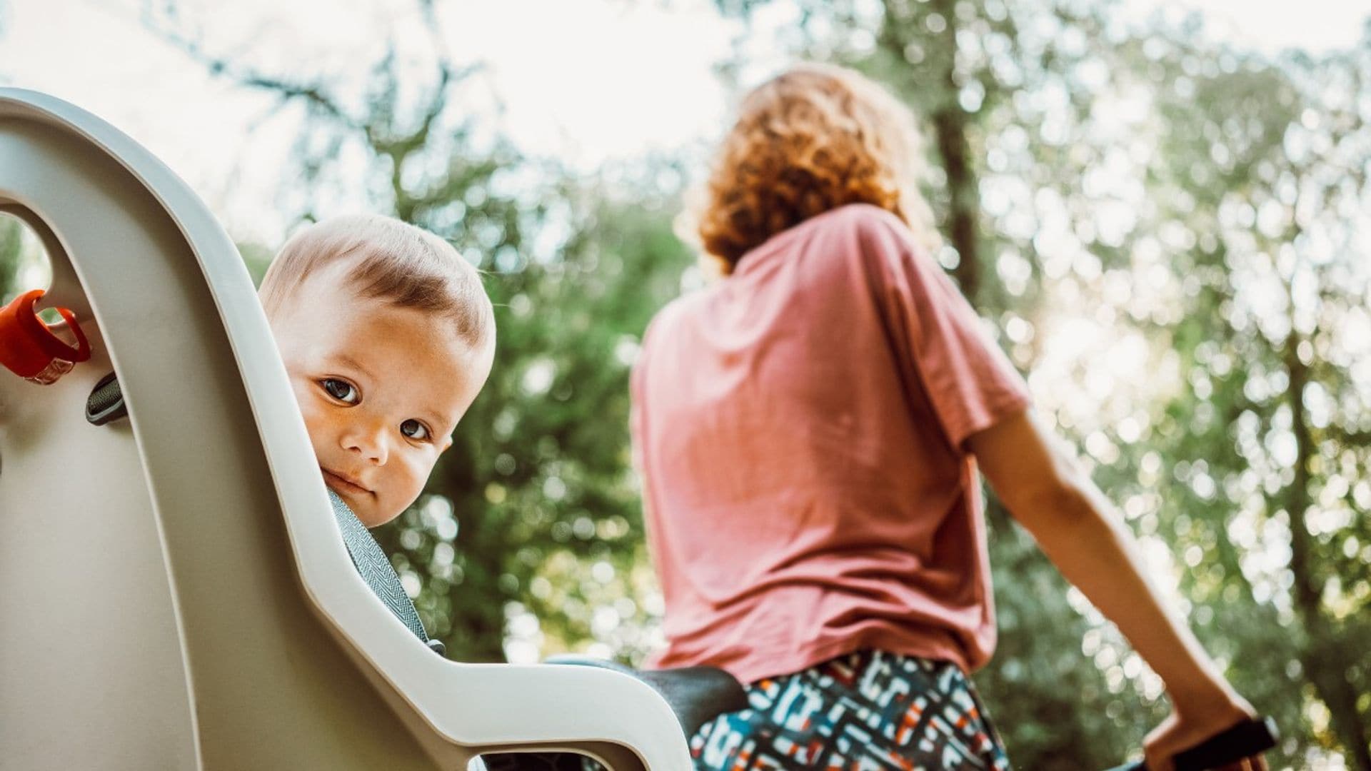 Pasea con tu pequeño con las mejores sillas de bebés para bicicleta