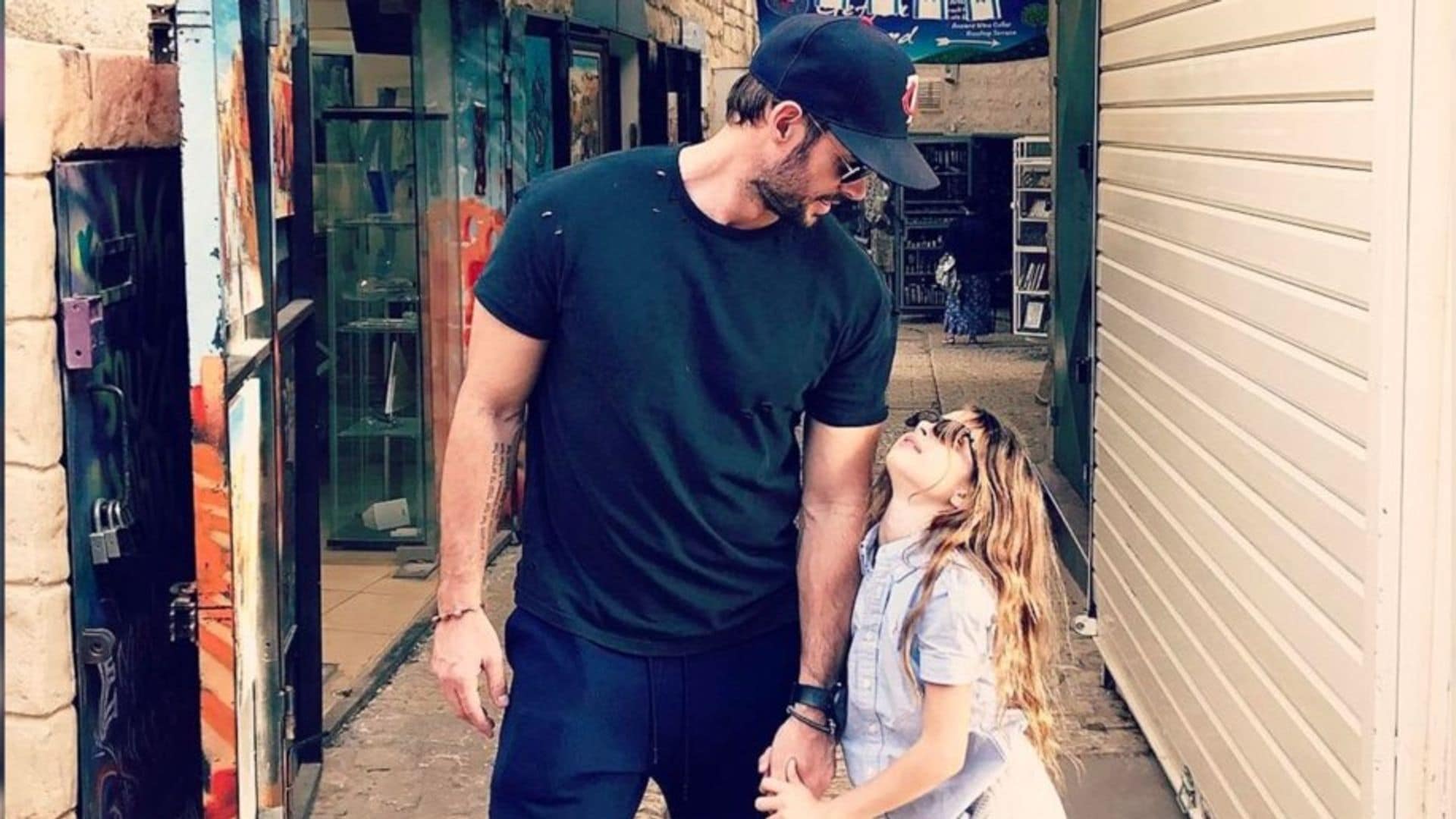 William Levy y su hija Kailey asisten juntos a un baile luciendo de lo más elegantes