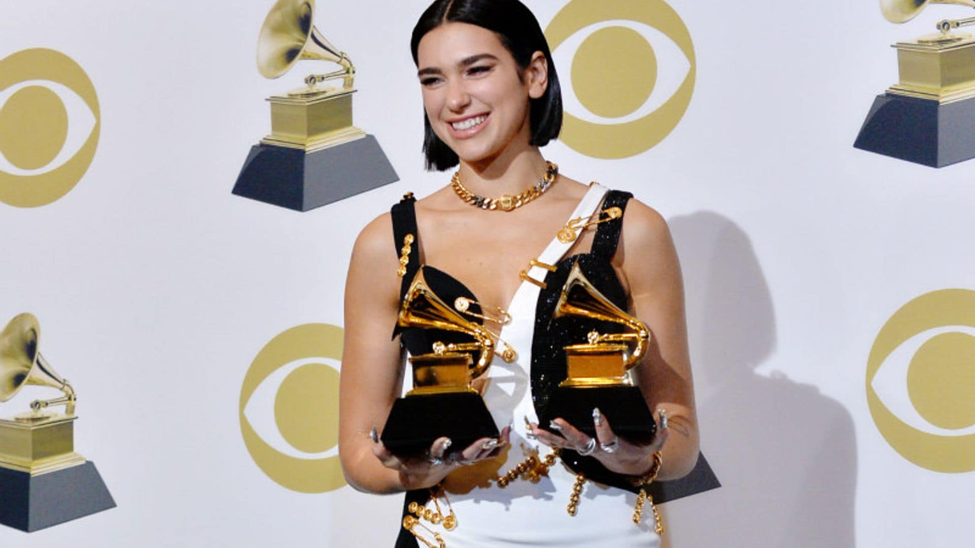 Dua Lipa, tras los pasos de Jennifer Lawrence con 'aquel vestido' de Versace