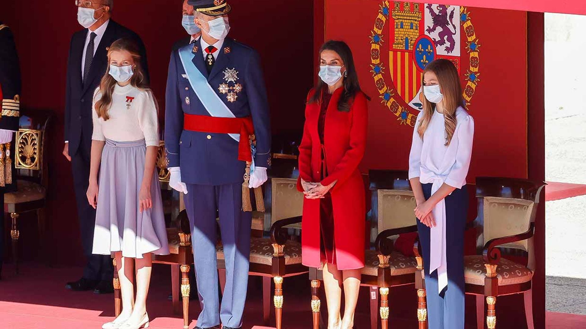 Los Reyes presiden junto a sus hijas una Fiesta Nacional muy diferente marcada por el coronavirus