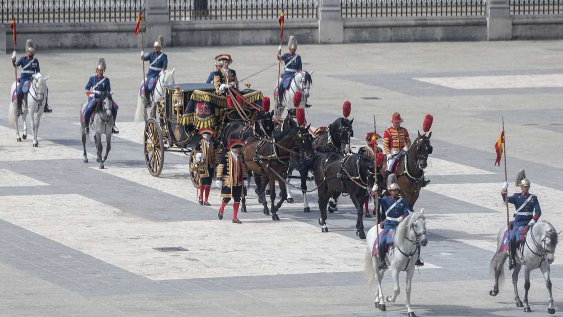 ¿Sabías que carrozas de los reinados de Isabel II y Alfonso XII se siguen usando en actos oficiales? Te contamos cuándo y quién viaja en ellas