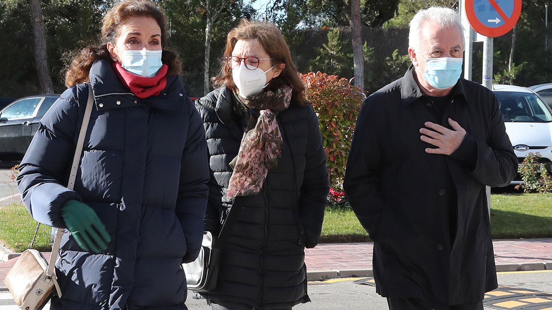 Ana Belén y Víctor Manuel, entre otras personalidades, se suman al último adiós a Almudena Grandes