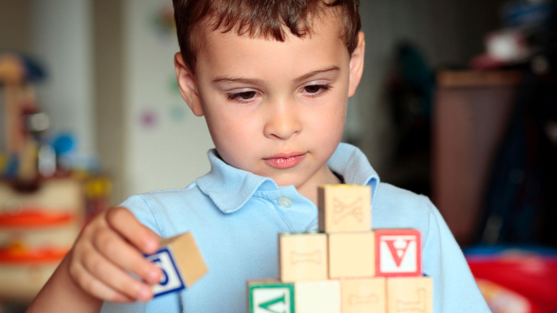 ¿Puede el autismo pasar desapercibido en niños con altas capacidades?