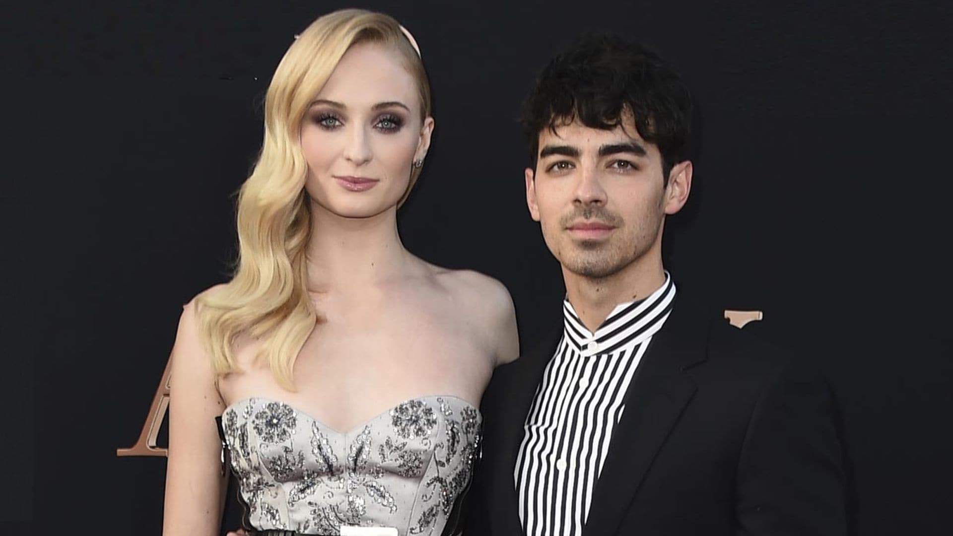 ¡Se desvela el secreto! Joe Jonas y Sophie Turner comparten la primera foto de su boda en Francia