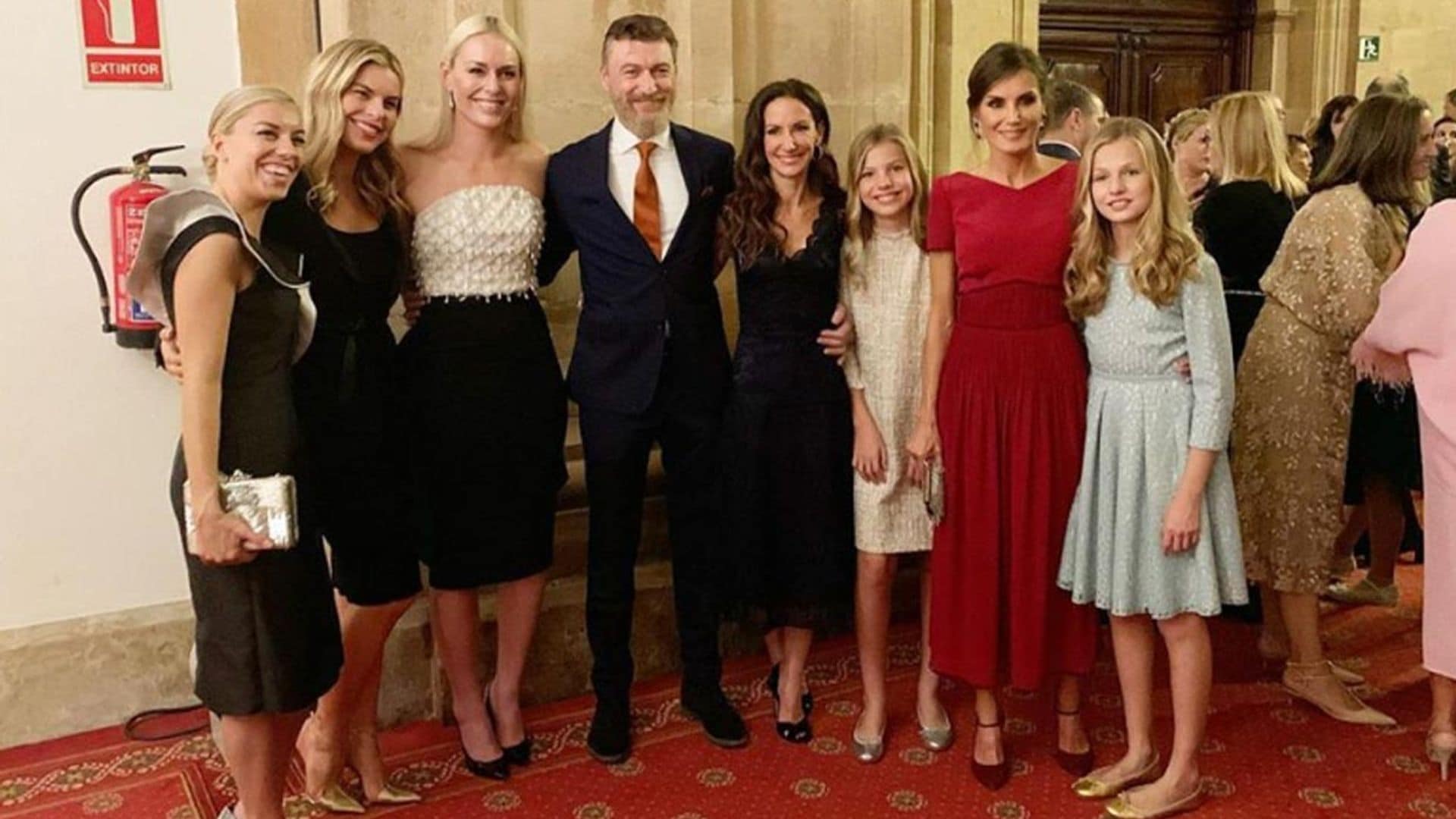 La foto de familia de la reina Letizia con su hermana Telma y su novio