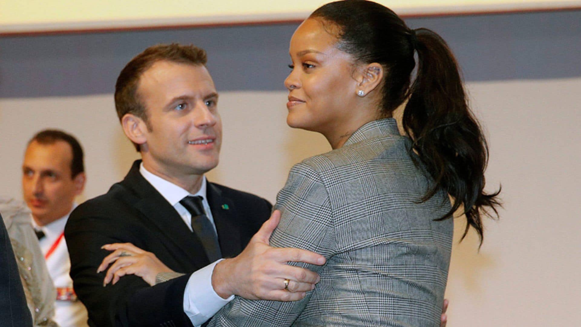 El curioso encuentro entre Rihanna y Emmanuel Macron. ¿Cuál es el origen de su sorprendente amistad?