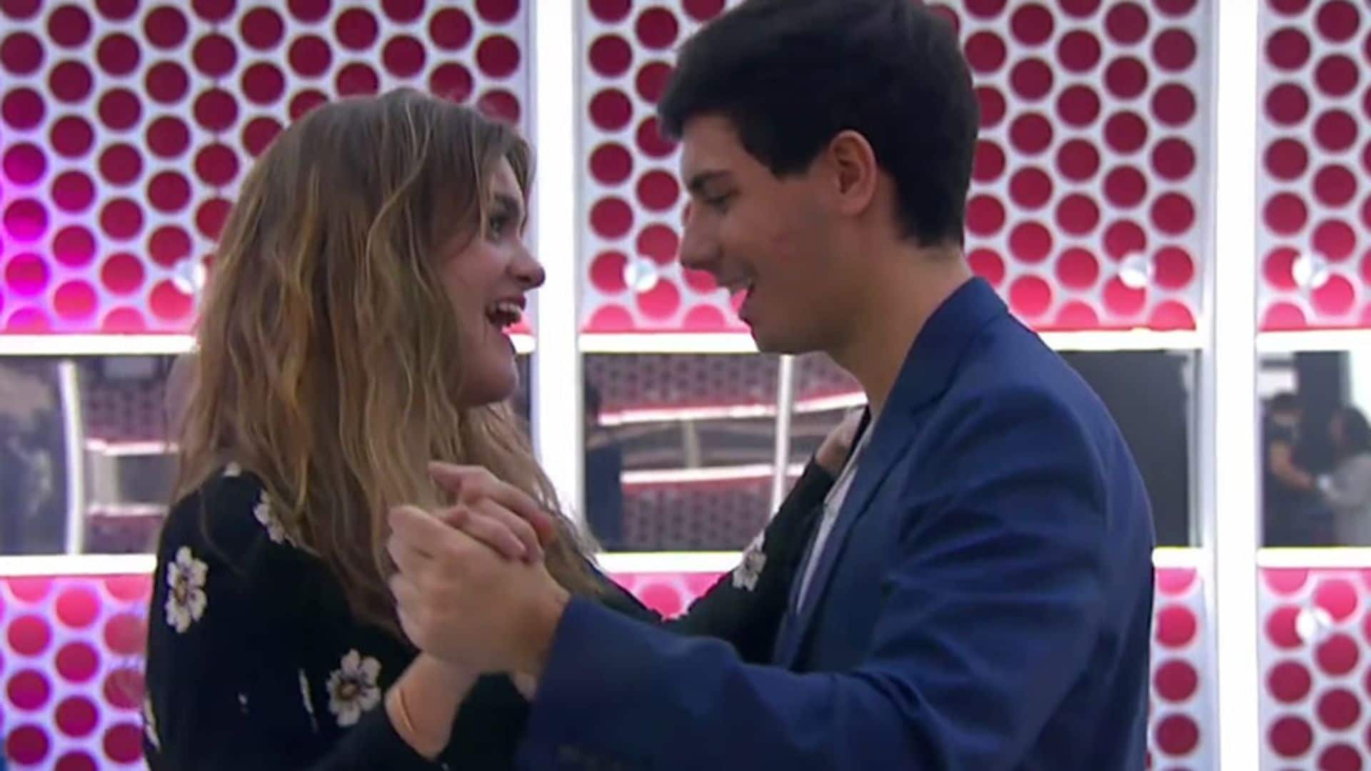 El momento más romántico de Alfred y Amaia, de OT: bailan juntos 'La Bella y la Bestia'