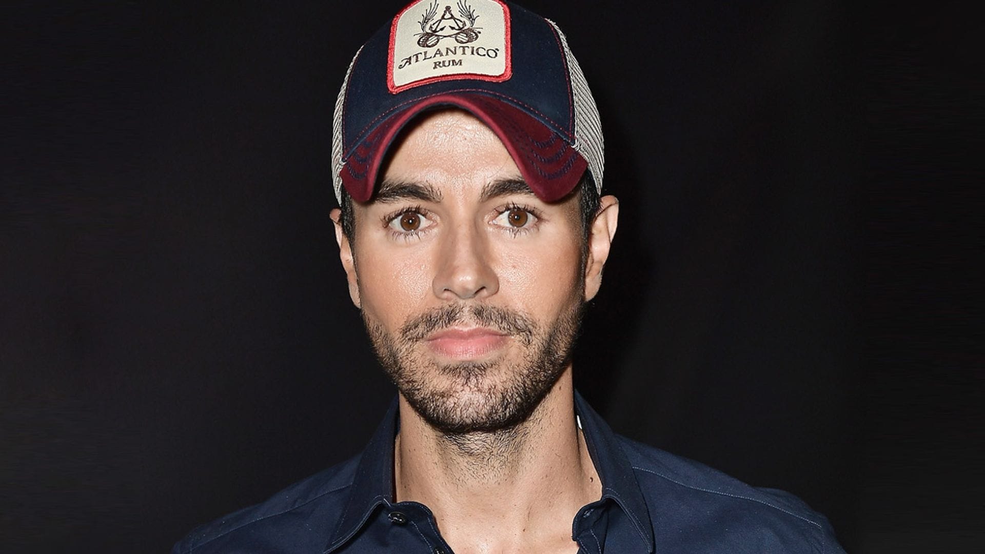 Enrique Iglesias habla como nunca antes de la relación con su padre