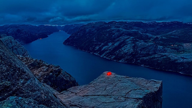 preikestolen nocturna